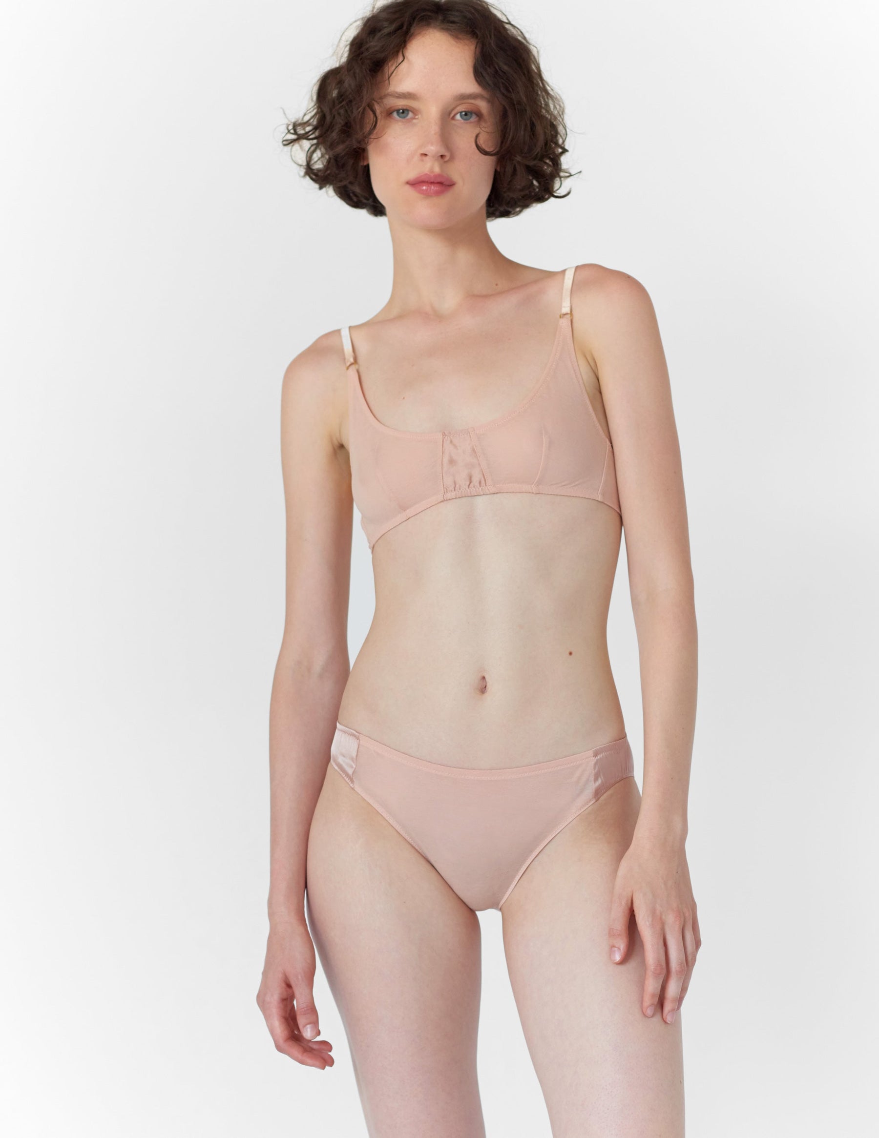 Saffi Panty Bare