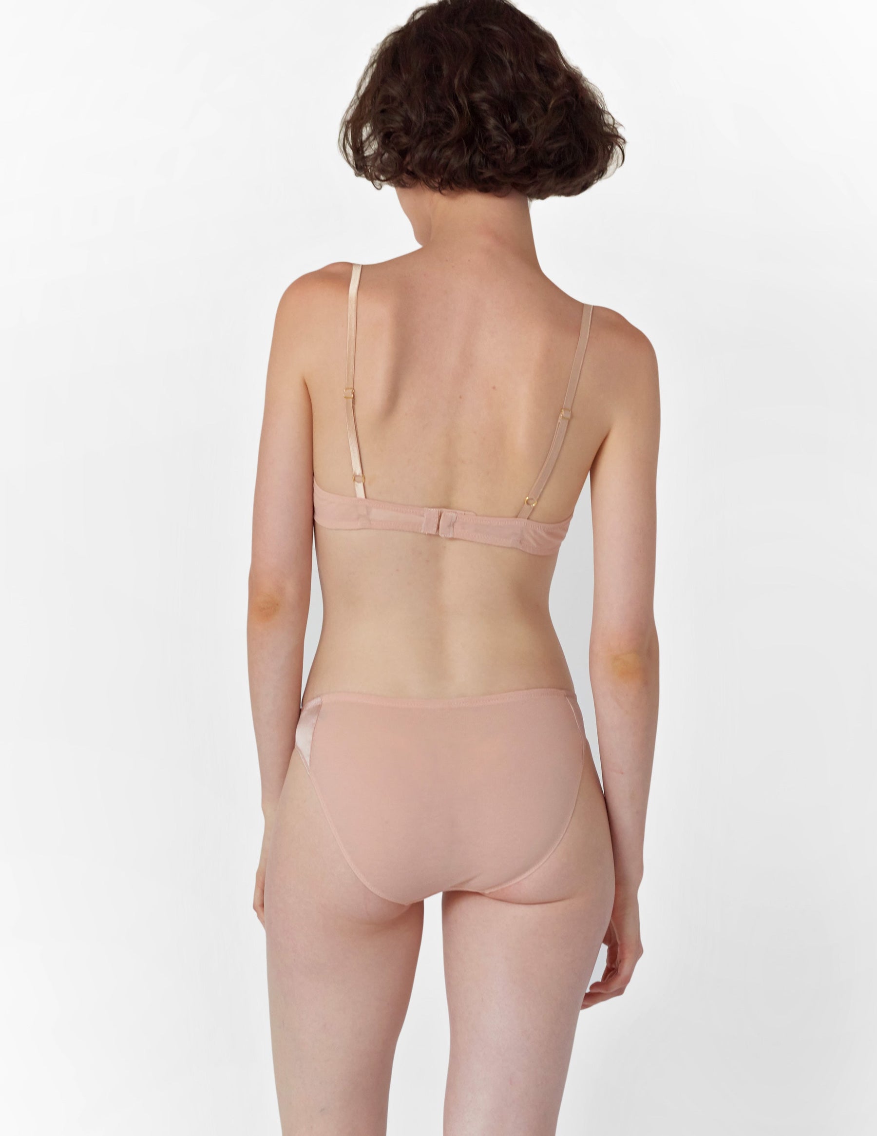 Saffi Panty Bare