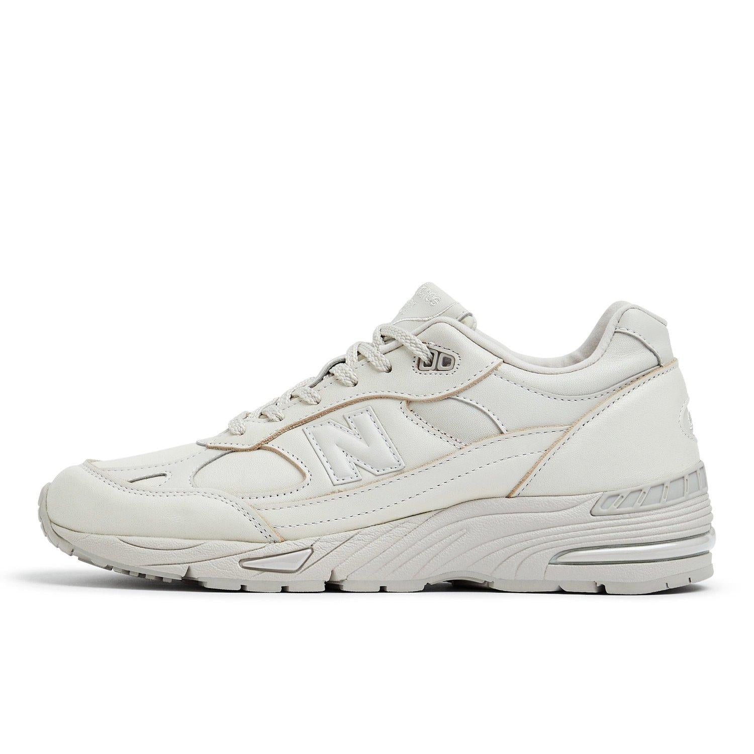 991 V1 Trainers