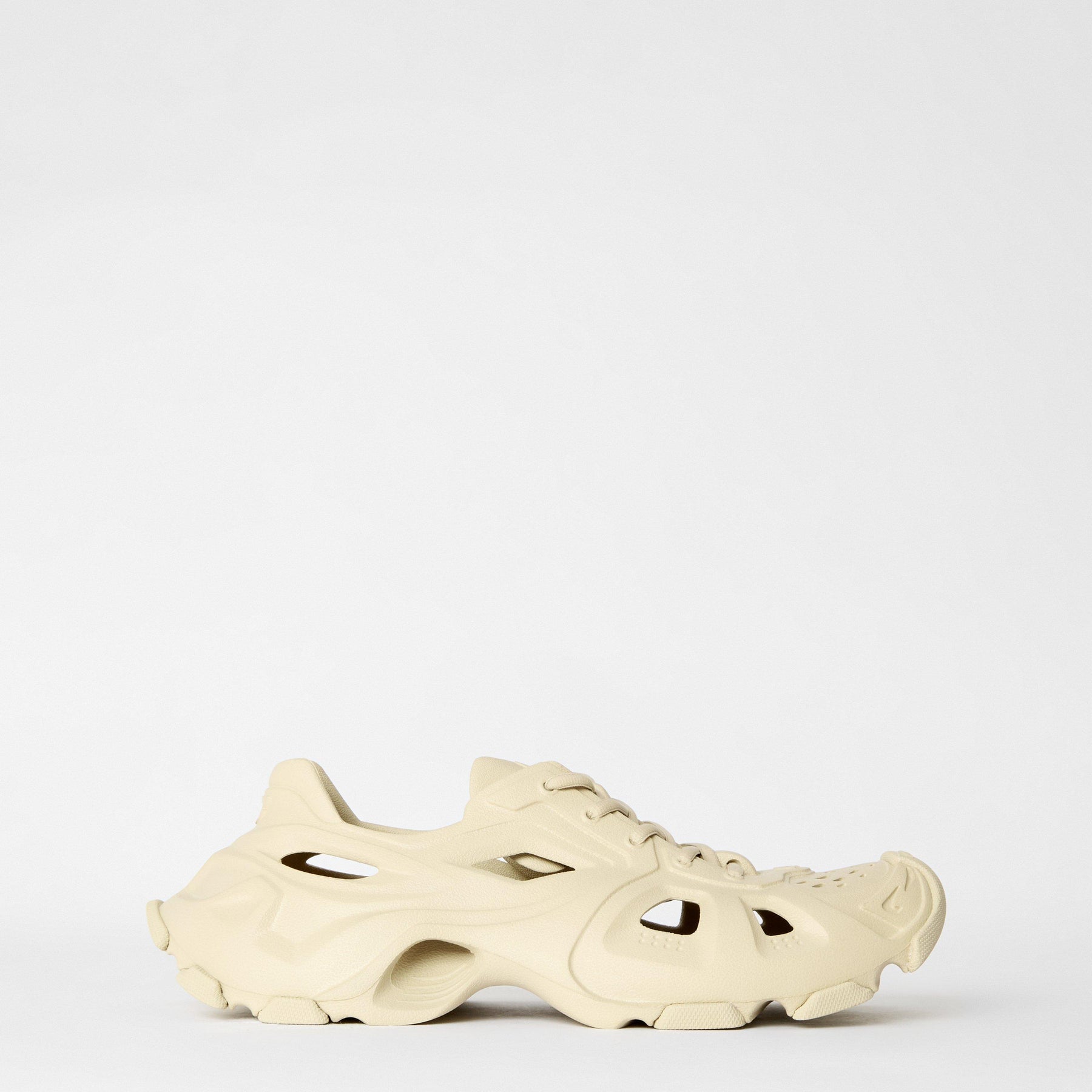 HD Rubber Low Top Sneakers