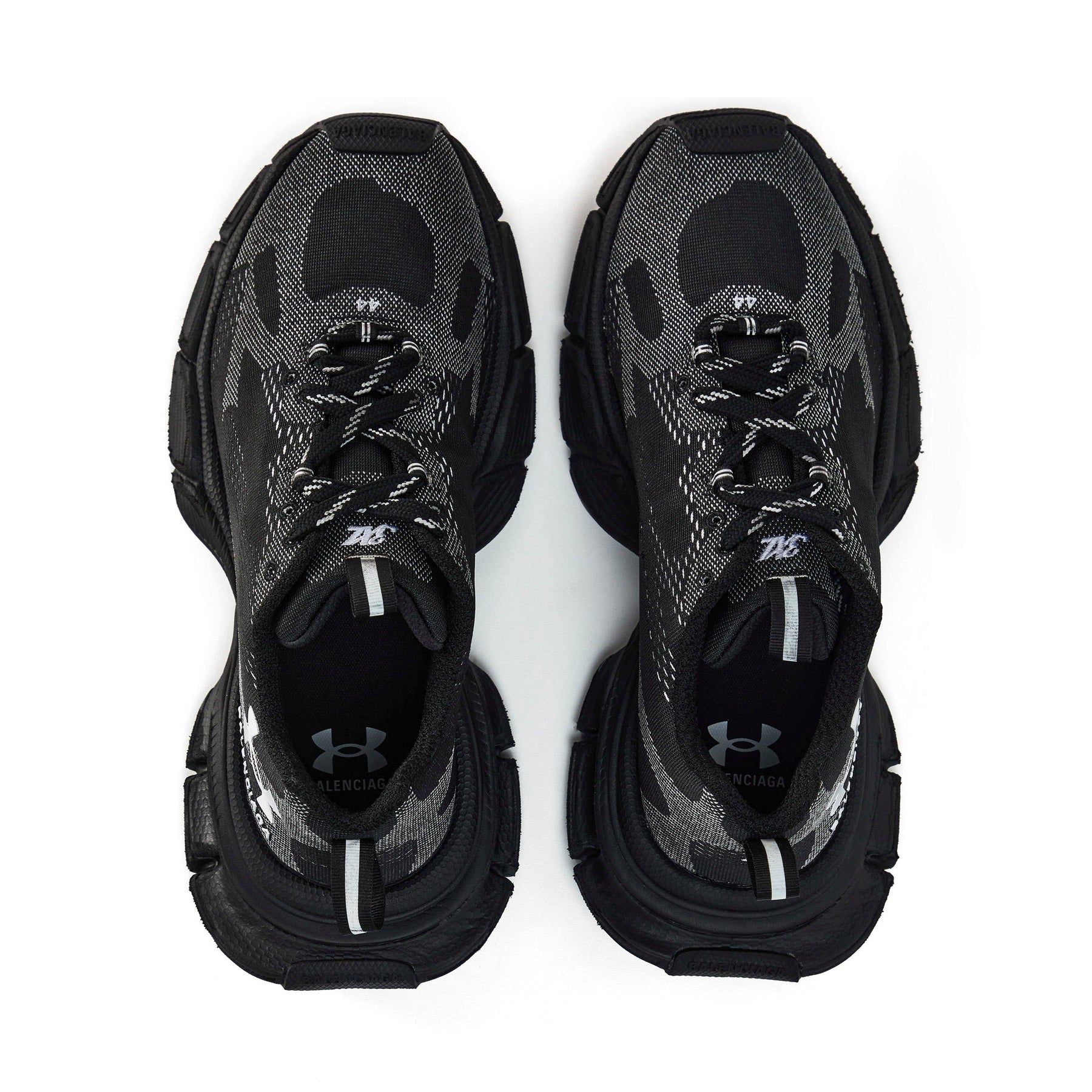 X Under Armour 3xl Sneakers