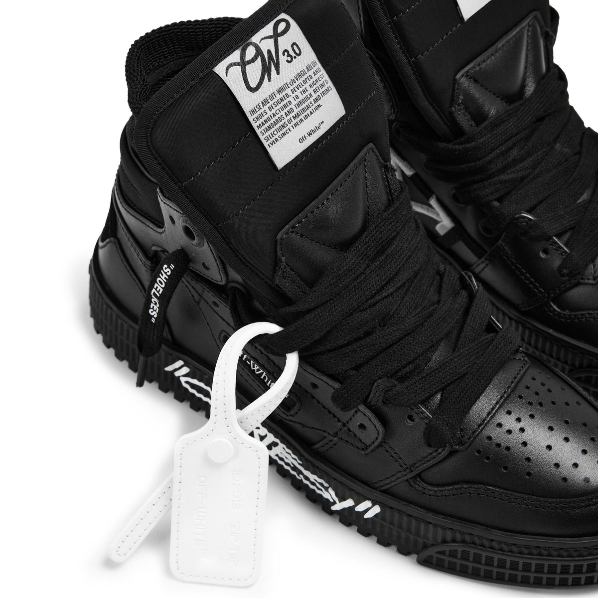 3.0 Offcourt Cy Low-Top Trainers