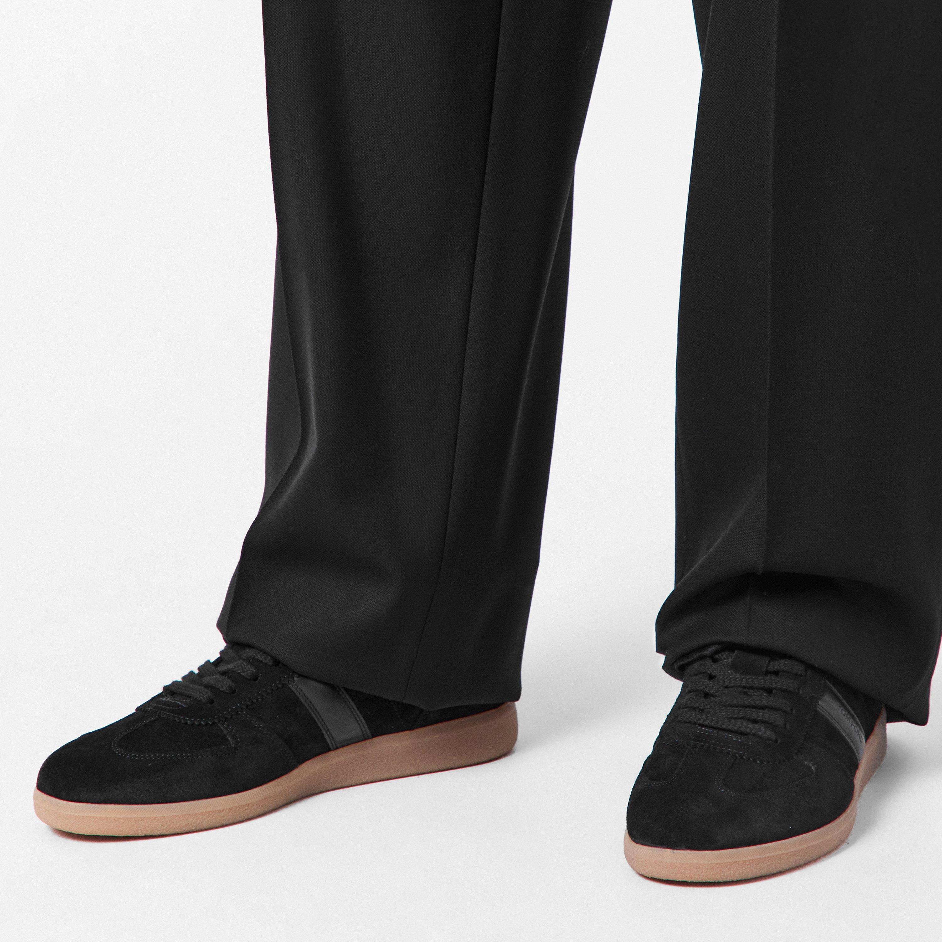 Low-Top Trainers