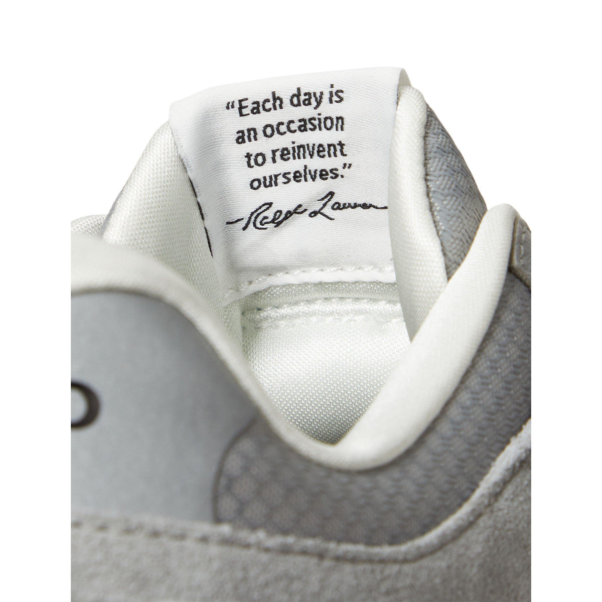 Train 89 Low-Top Trainers