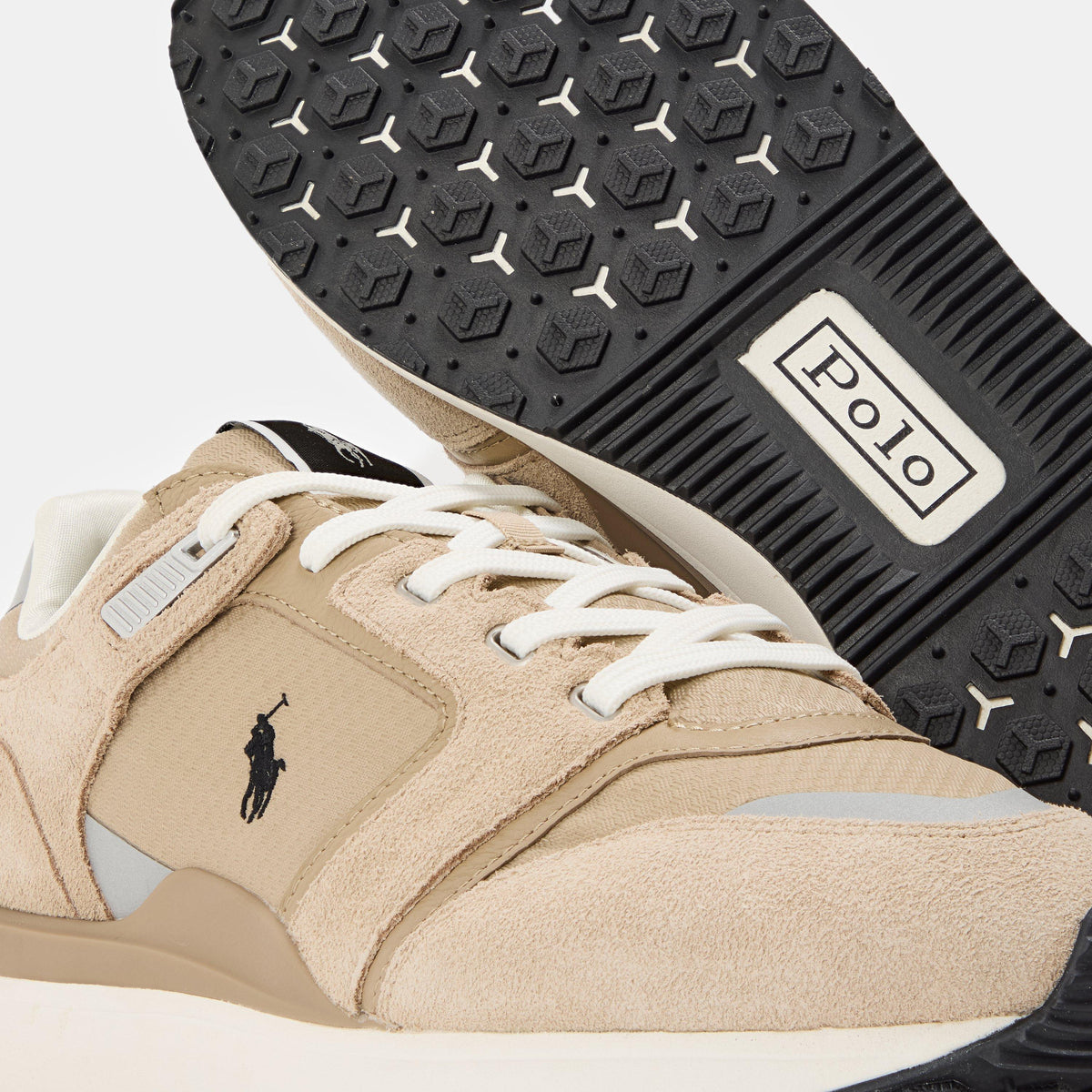 Train 89 Low-Top Trainers
