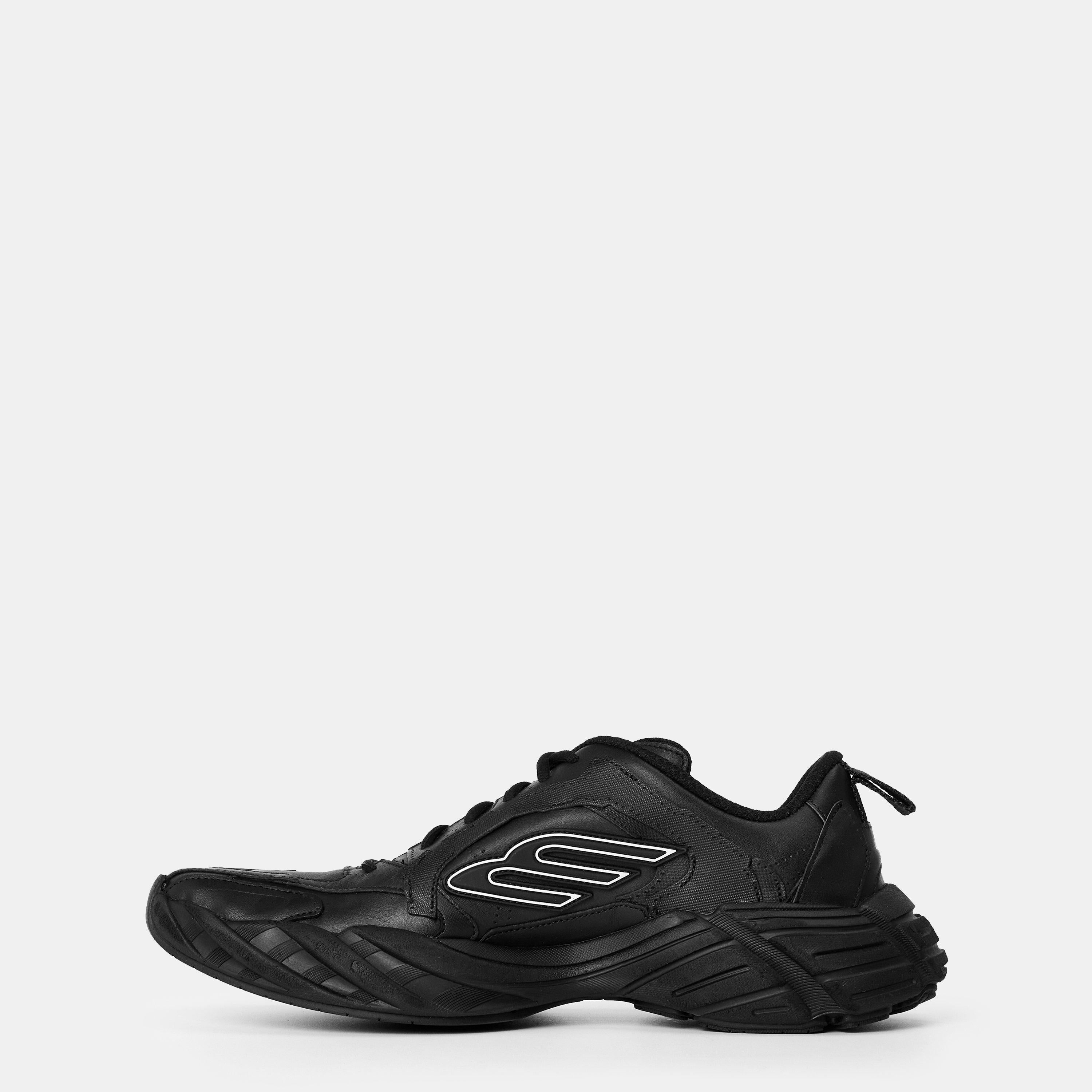Monday Trainers