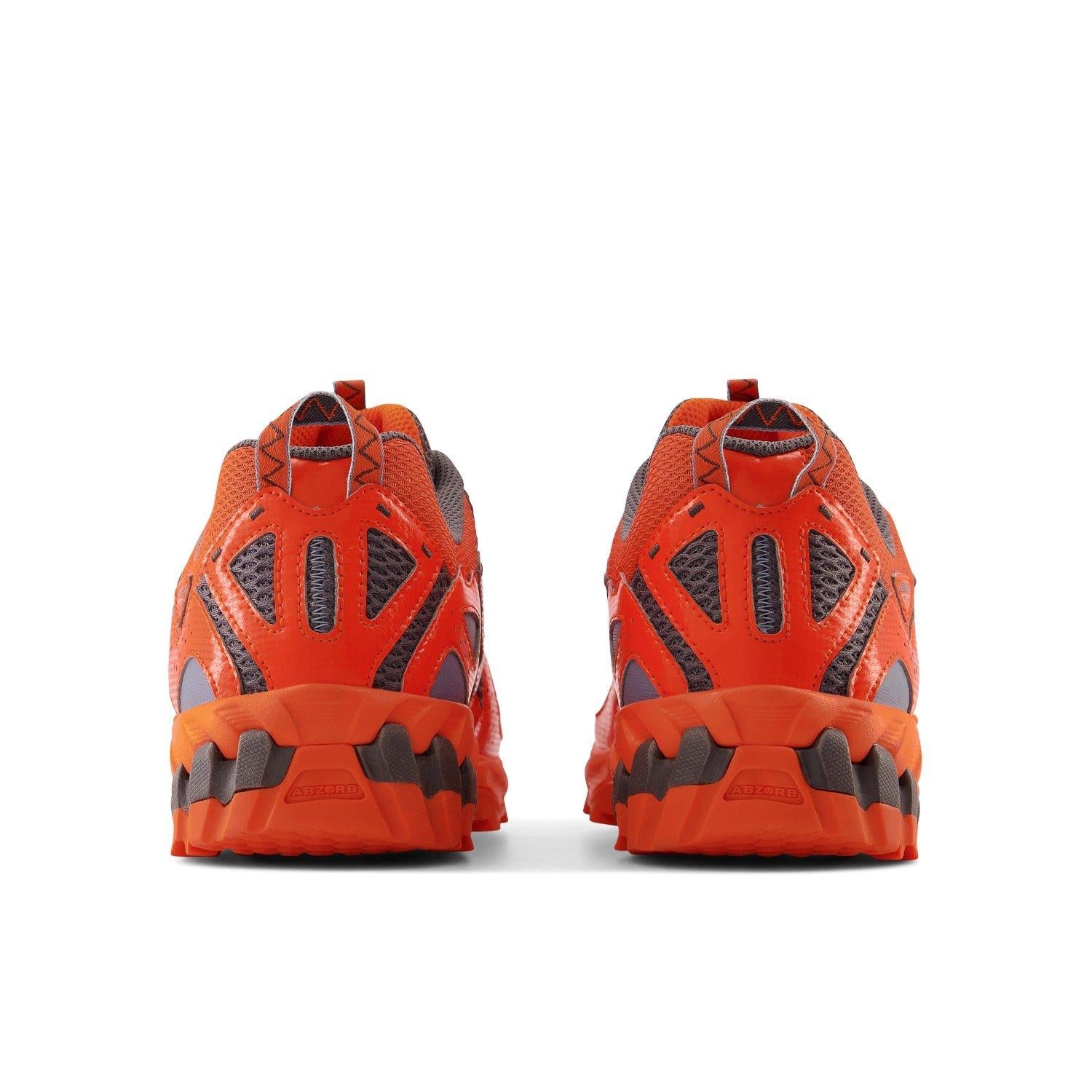 610t Sneakers
