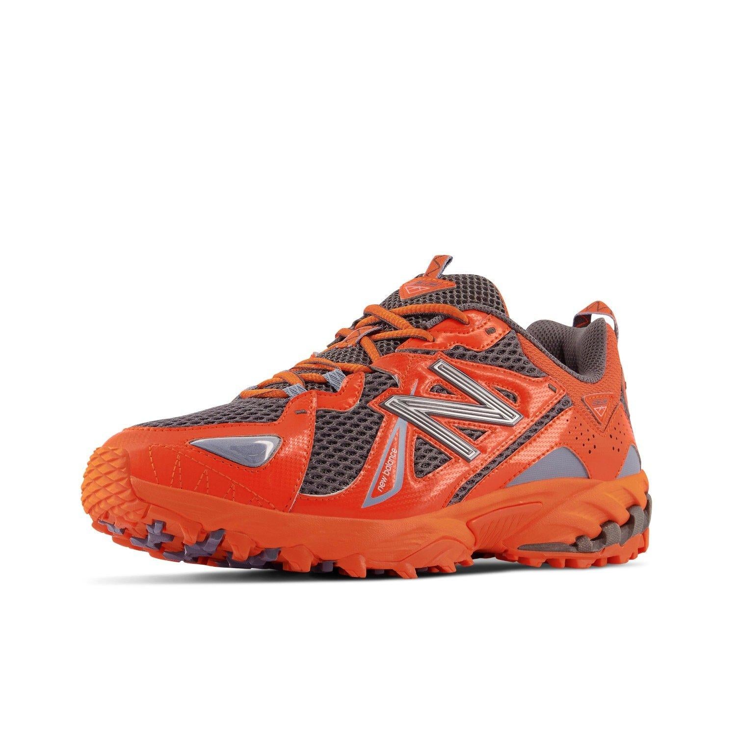 610t Sneakers