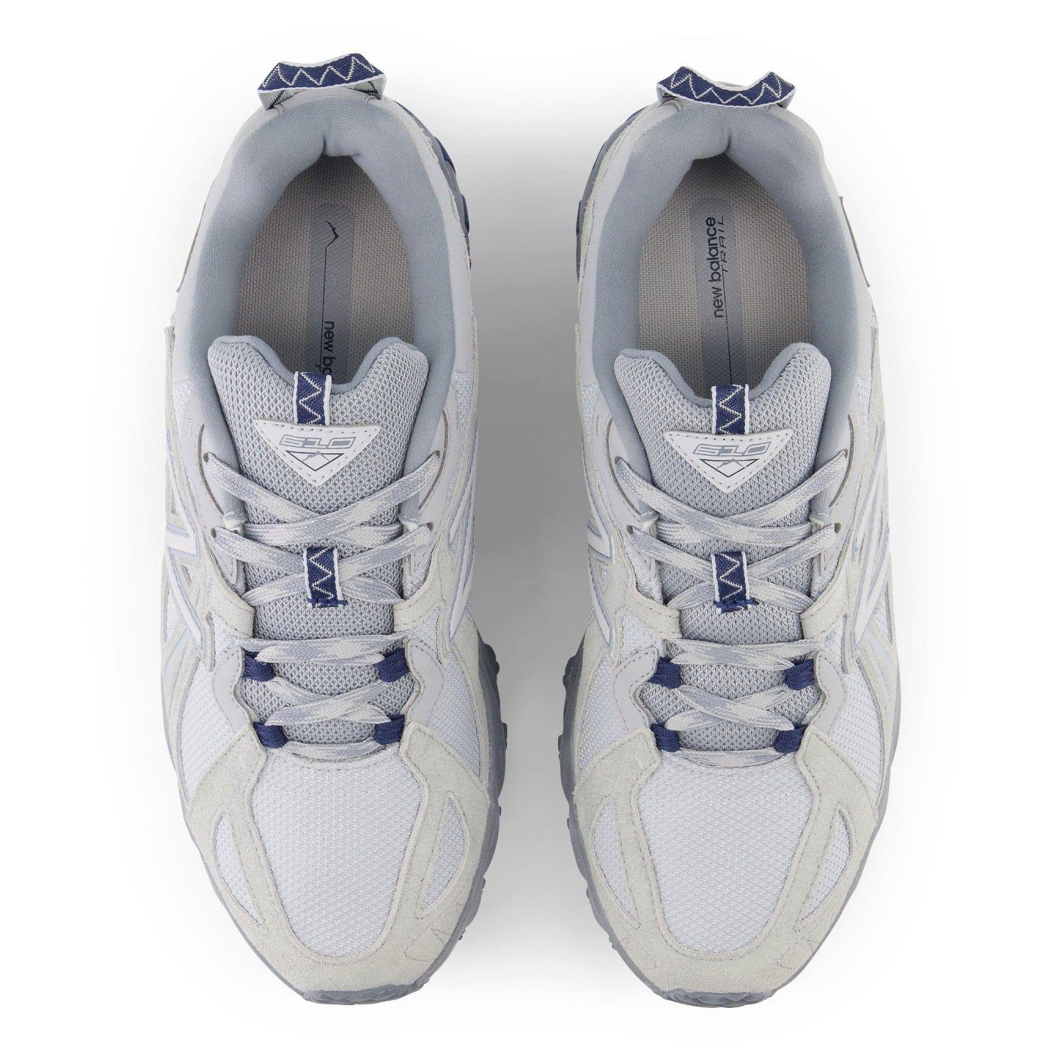 610t Sneakers