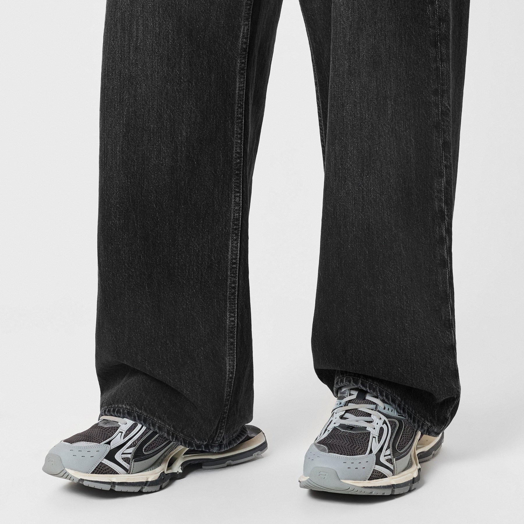 X-Pander Sneaker
