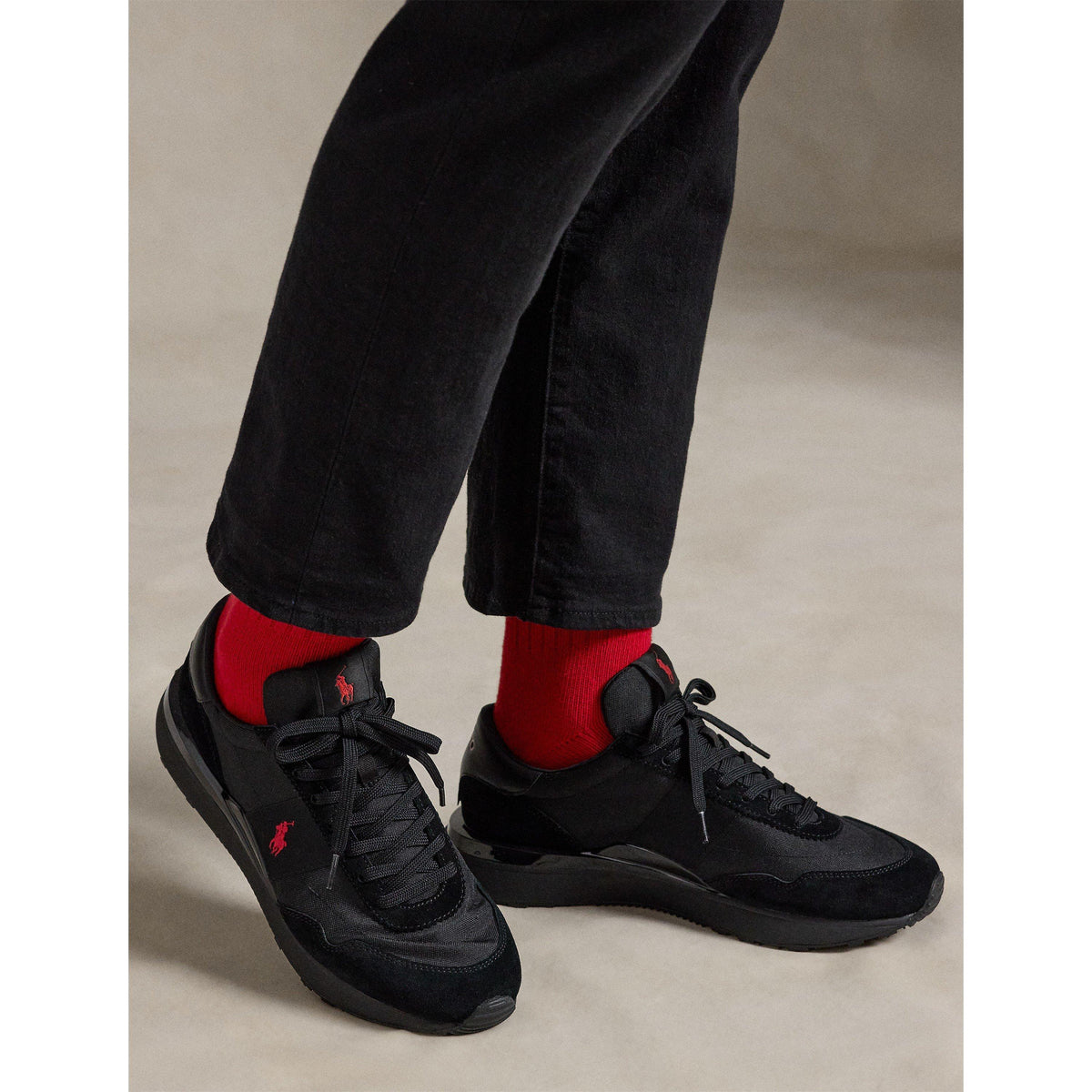 Train 89 Low-Top Trainers