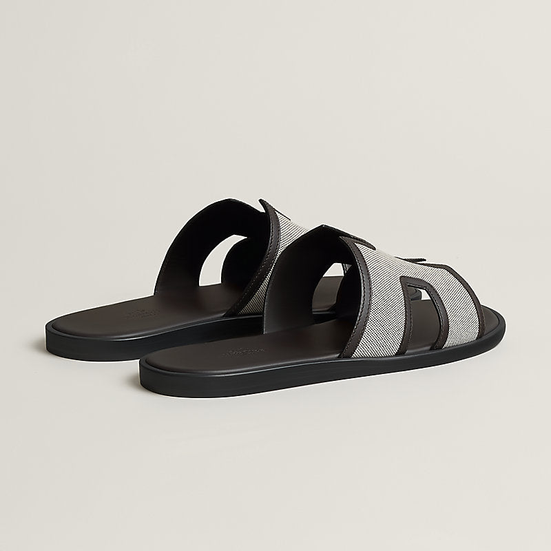 Izmir sandal in Prunoir / Marron Ébène