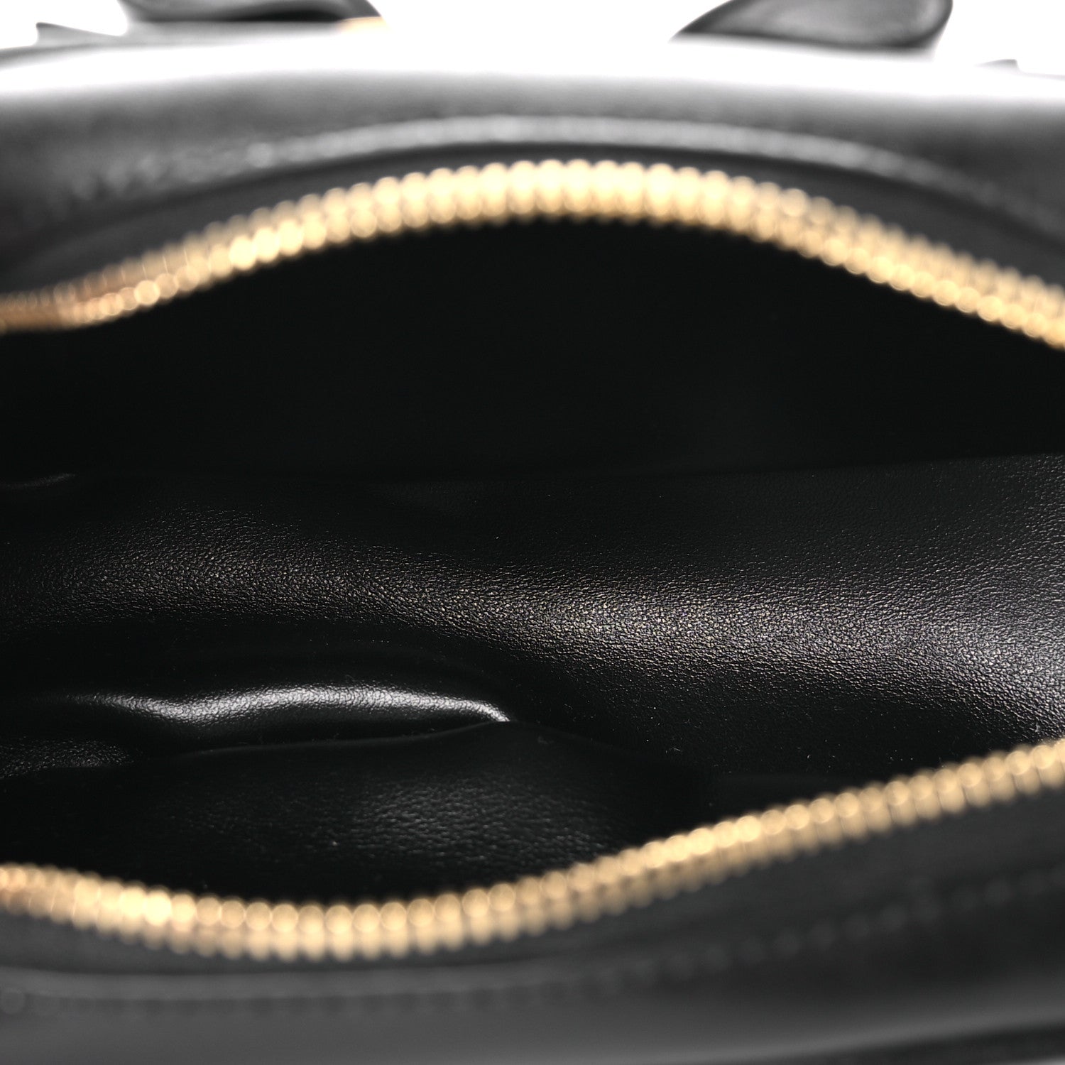 Smooth Calfskin Vara Bow Camera Bag Black