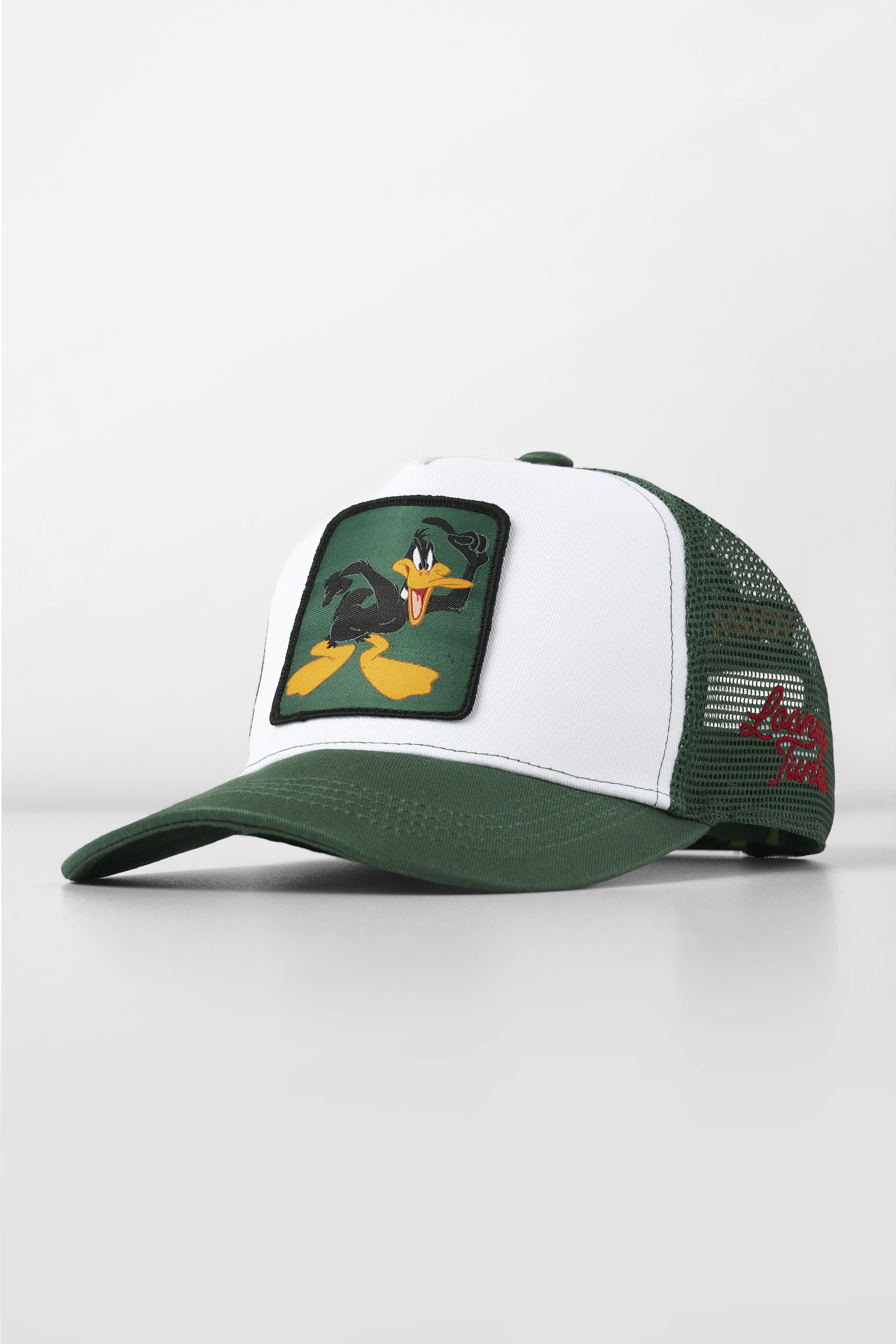 9135 - Looney Tunes Patch Trucker Hats