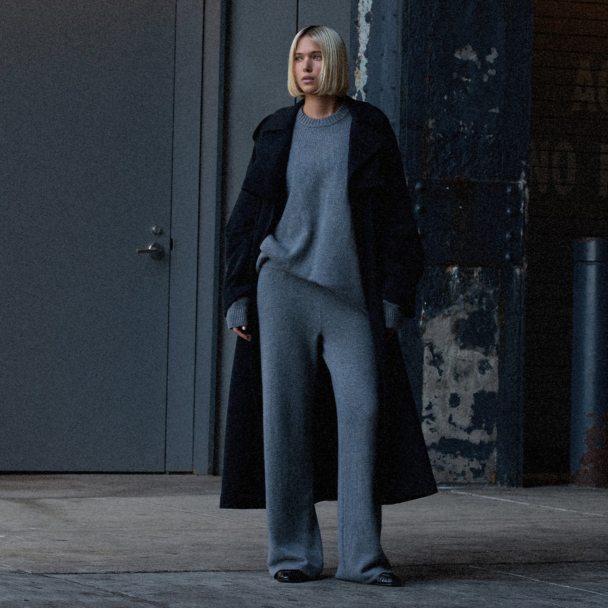 CASHMERE OVERSIZED SWEATER | DARK HEATHER GREY