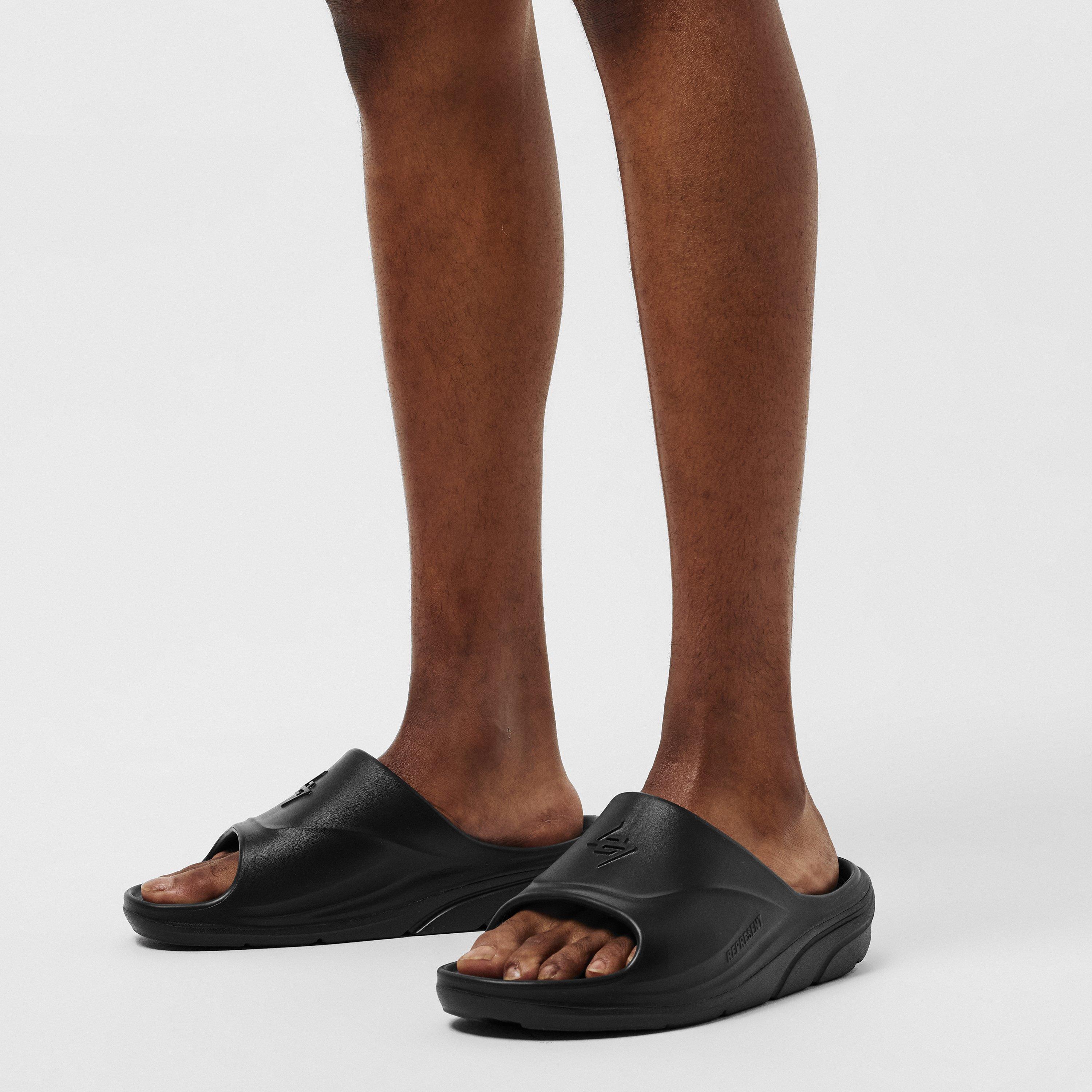 Men's Pool Shoes