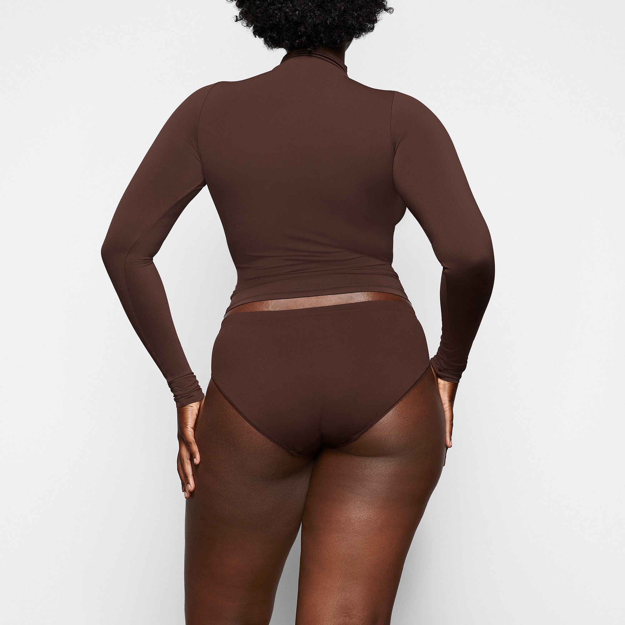 Soft Smoothing Seamless Brief