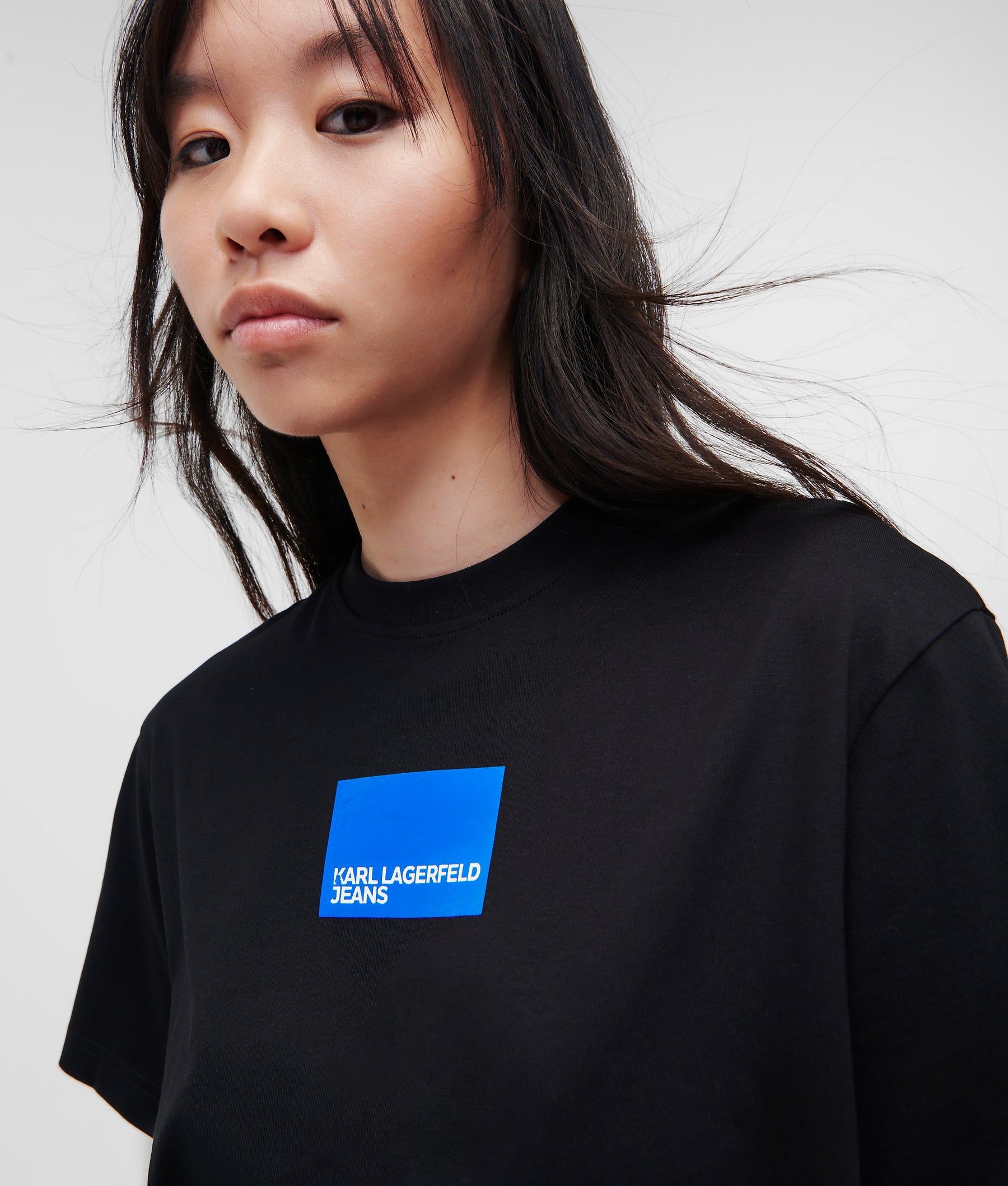 SHORT-SLEEVED T-SHIRT