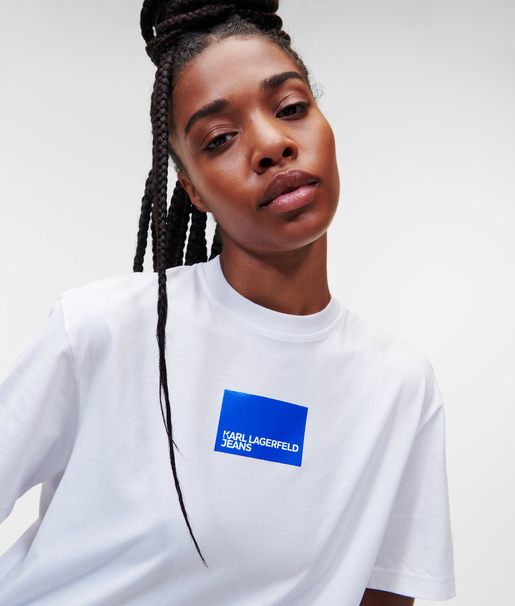 SHORT-SLEEVED T-SHIRT