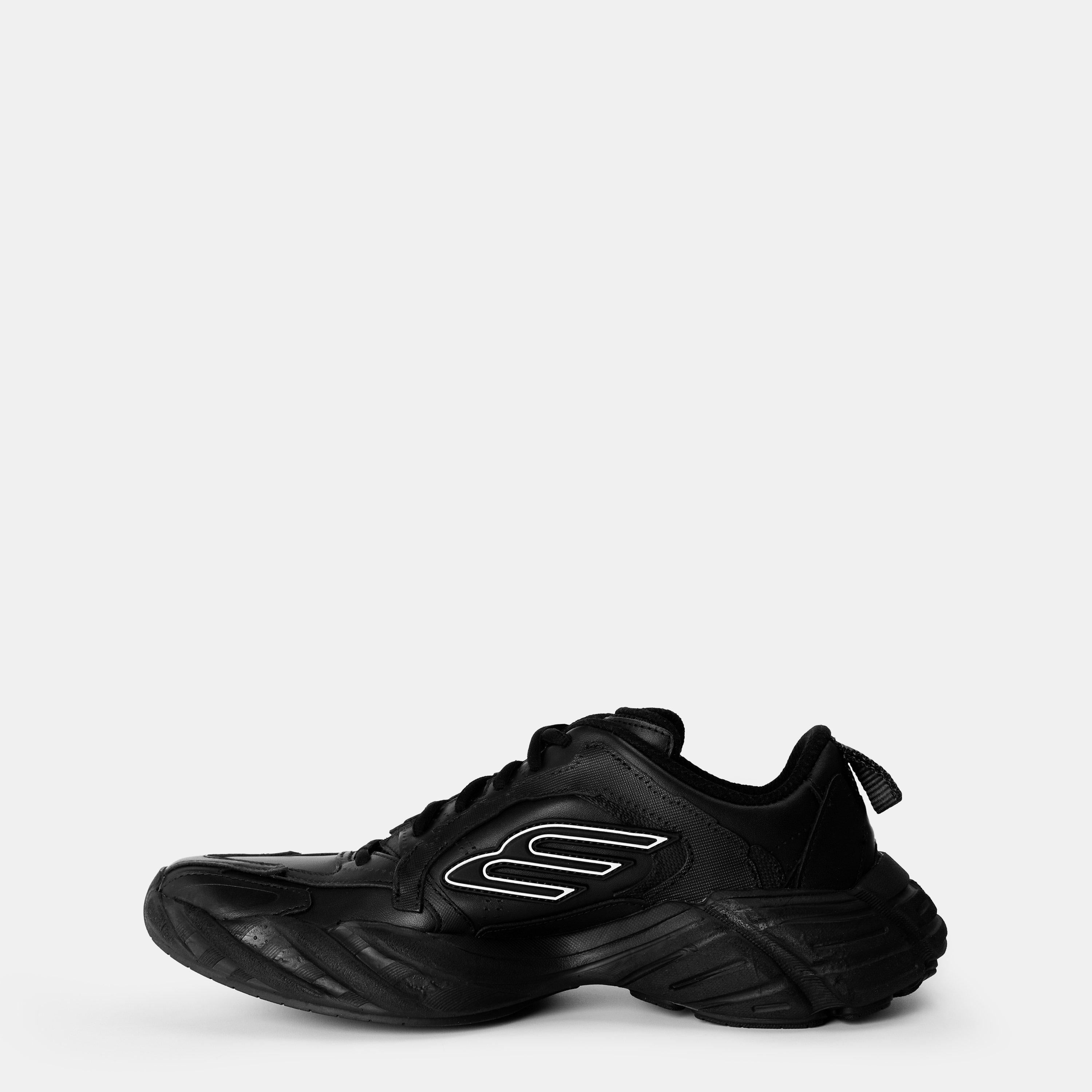 Monday Trainers