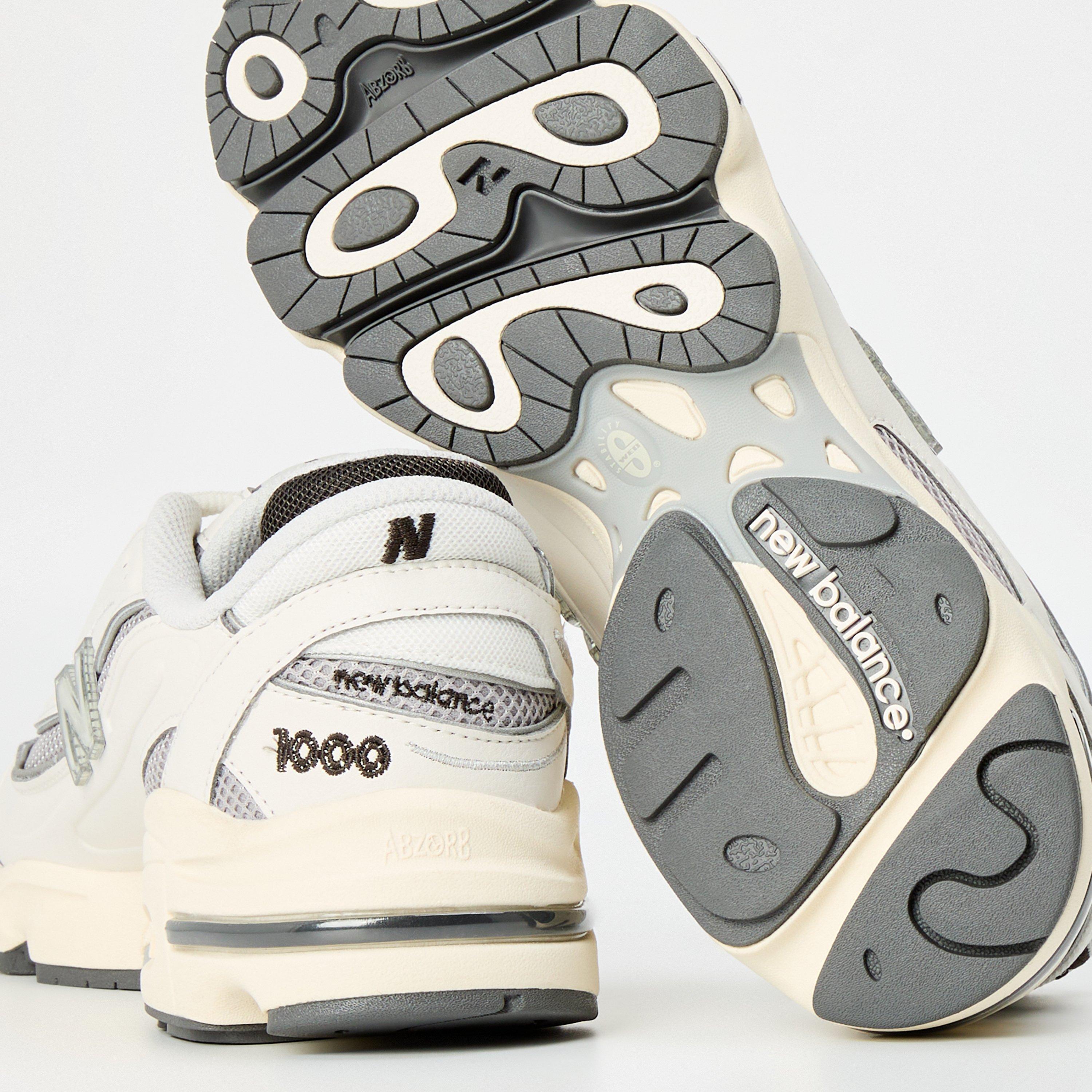 1000 Sneakers
