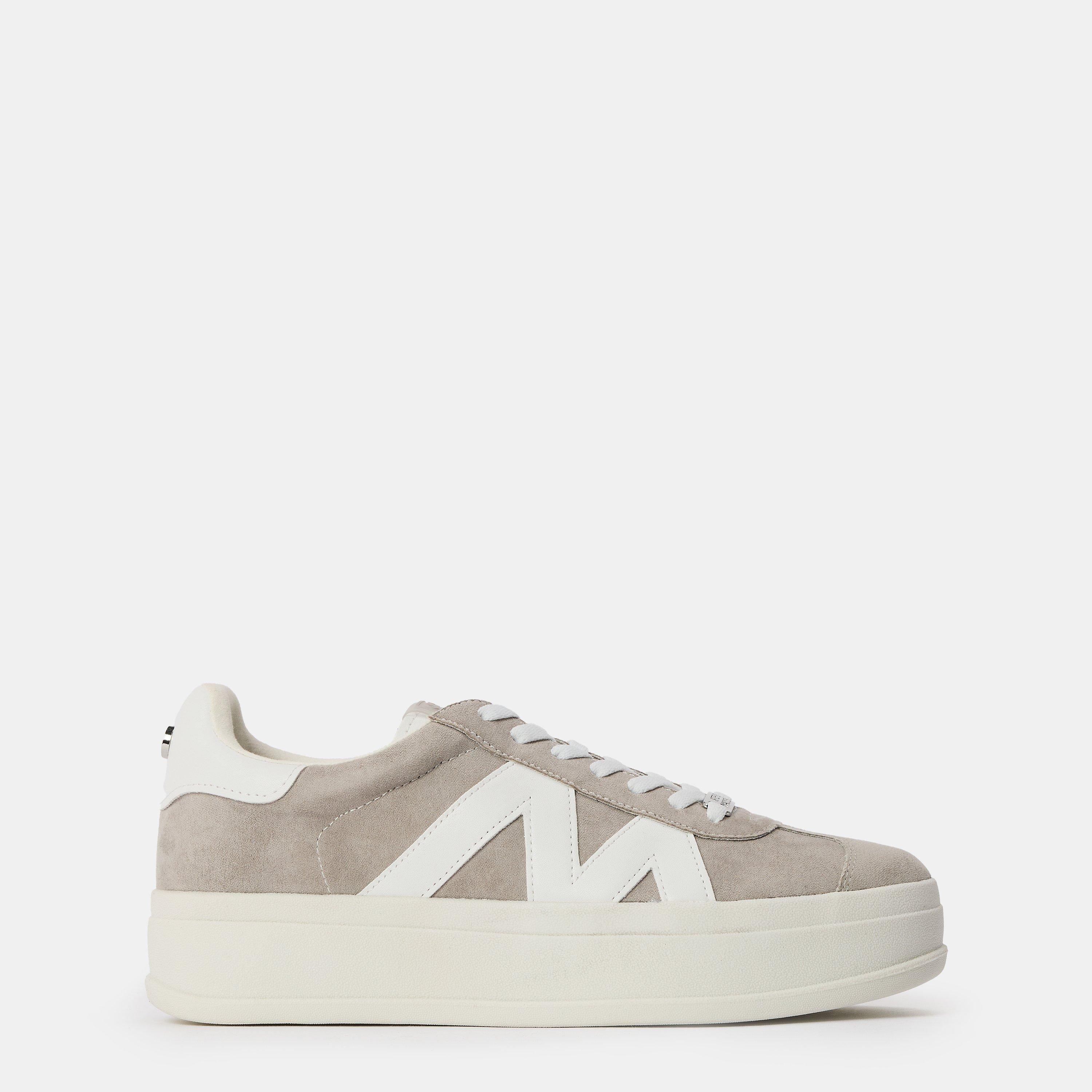 Opponent Low-Top Trainers