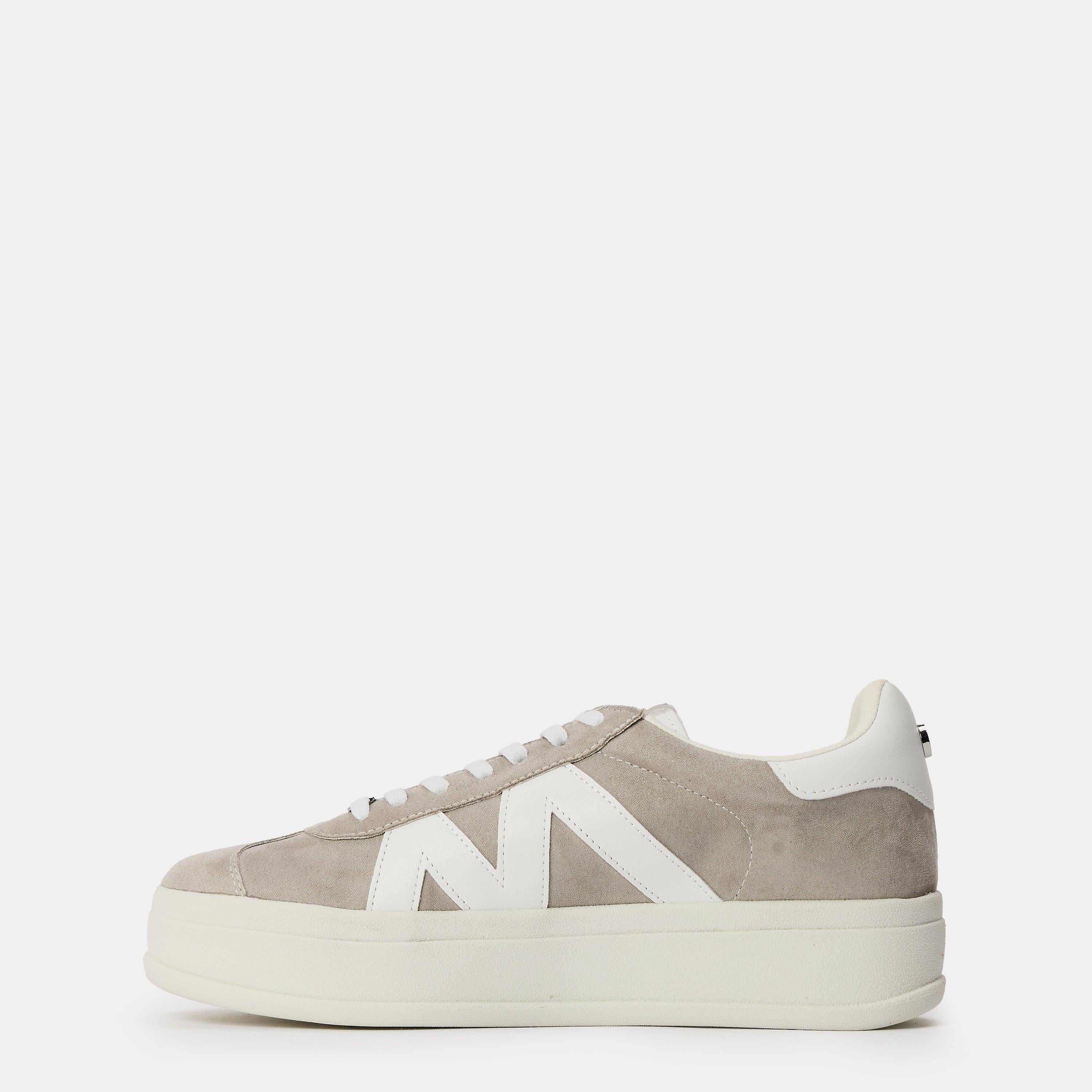 Opponent Low-Top Trainers