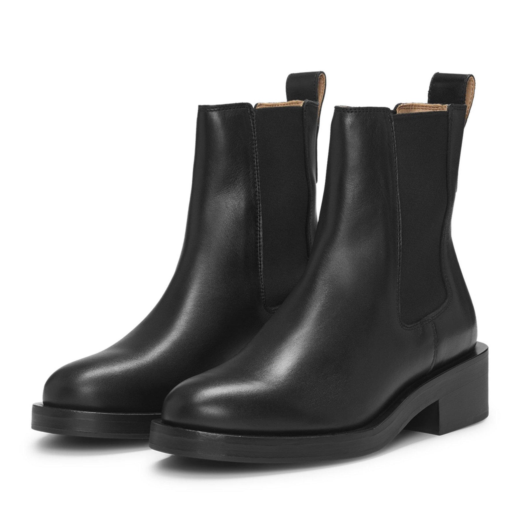 Iryna Chelsea Boots