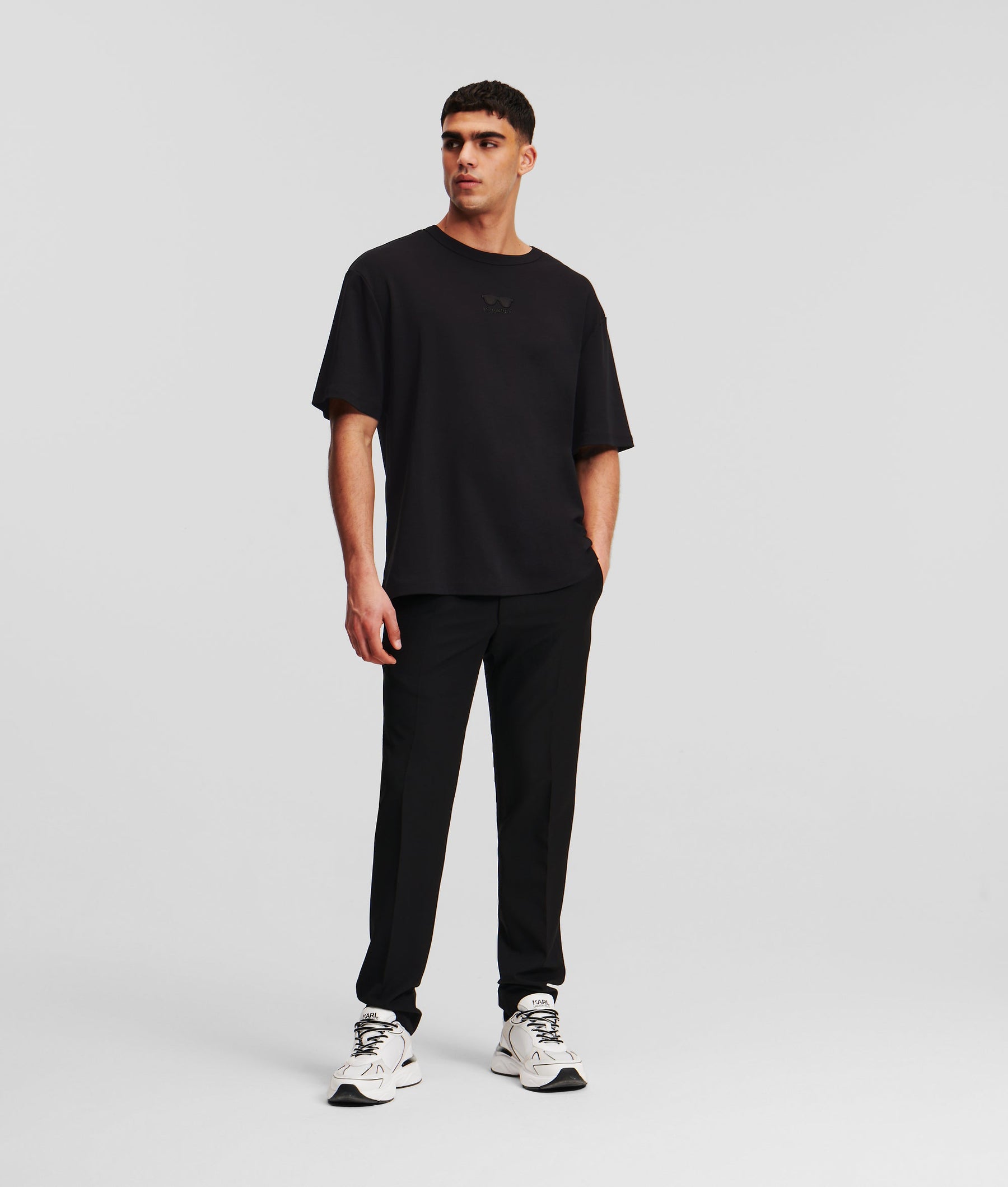 OVERSIZED SUNGLASSES T-SHIRT