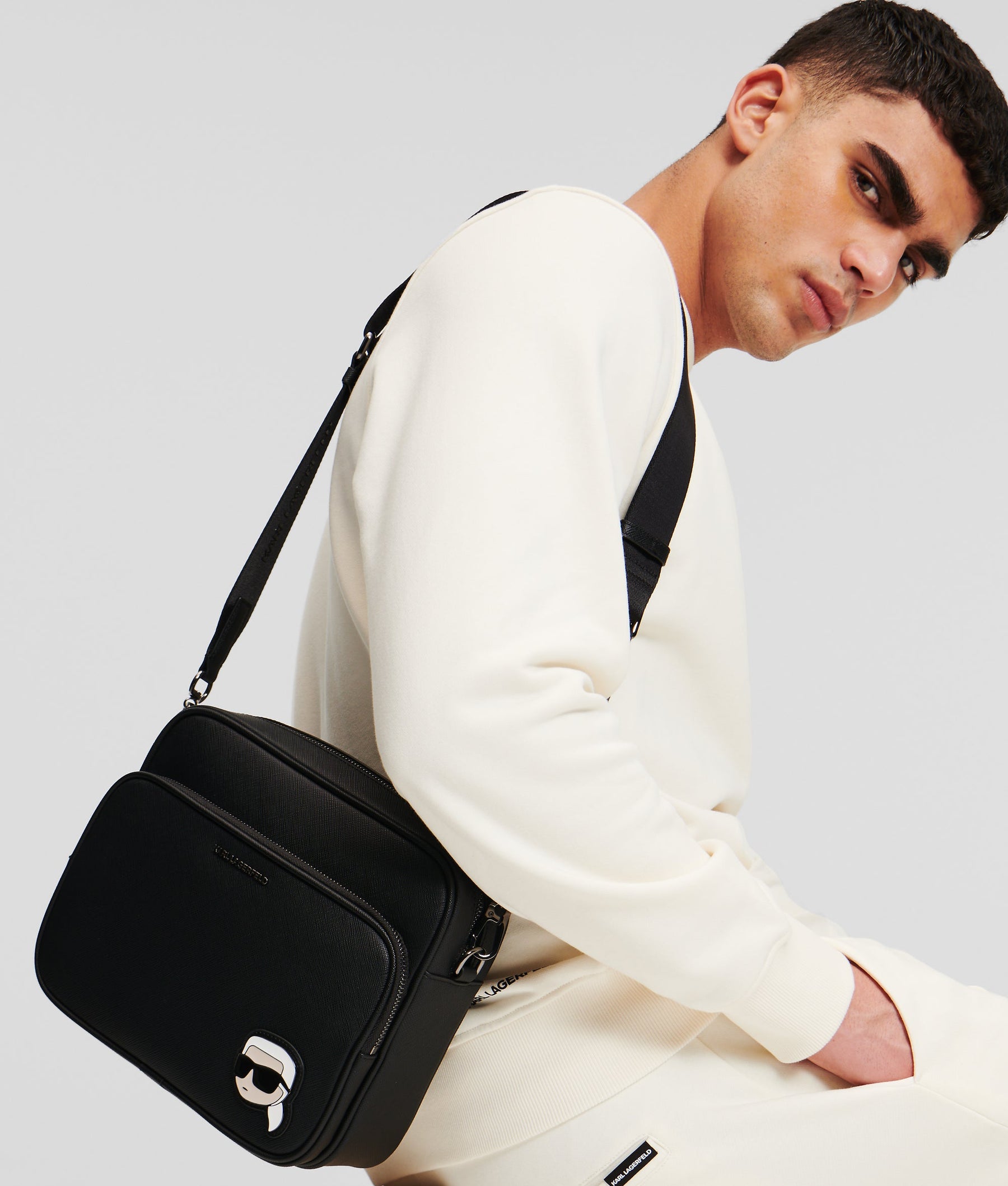 IKON Small Messenger Bag