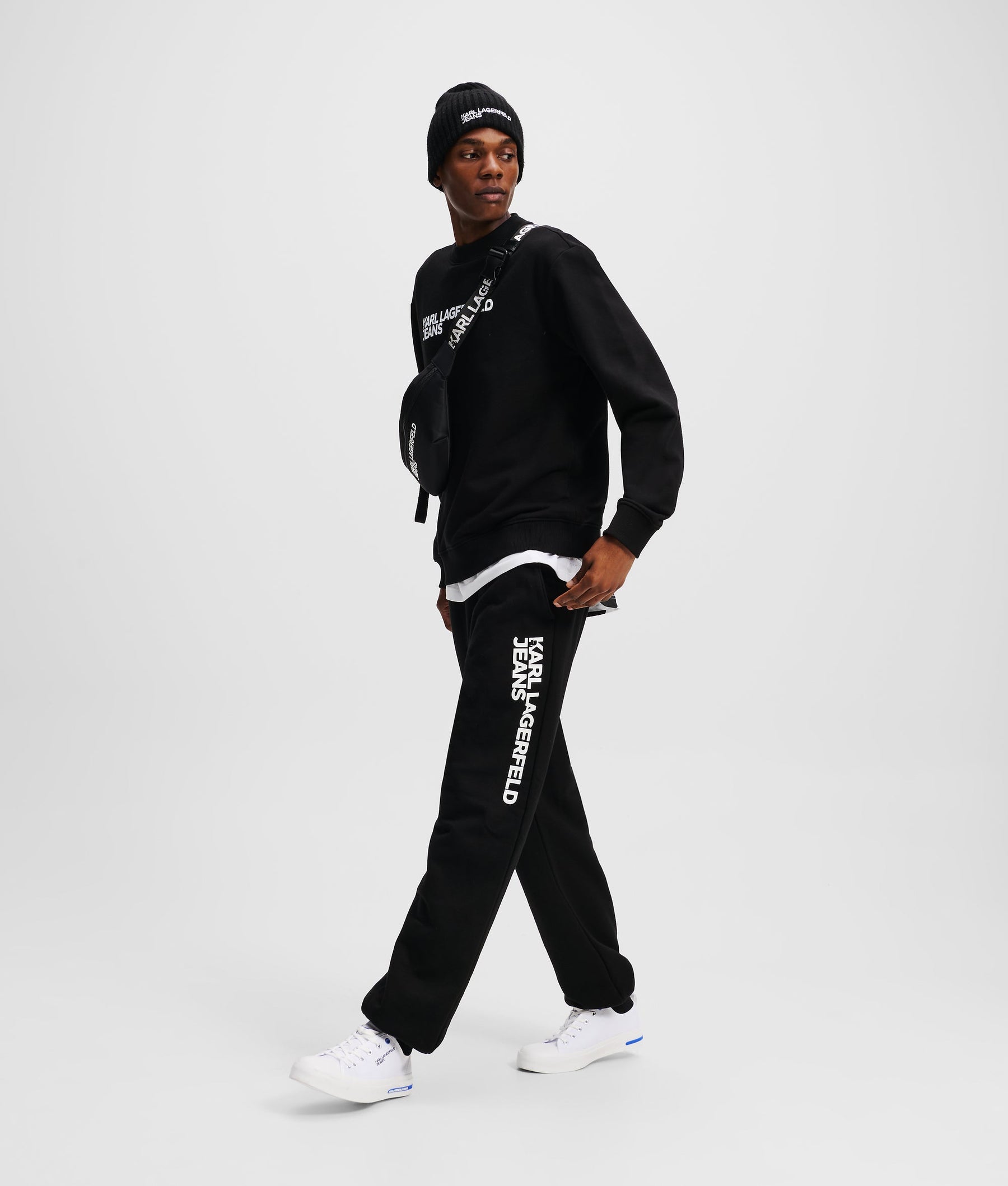 LOGO SWEATSHIRT