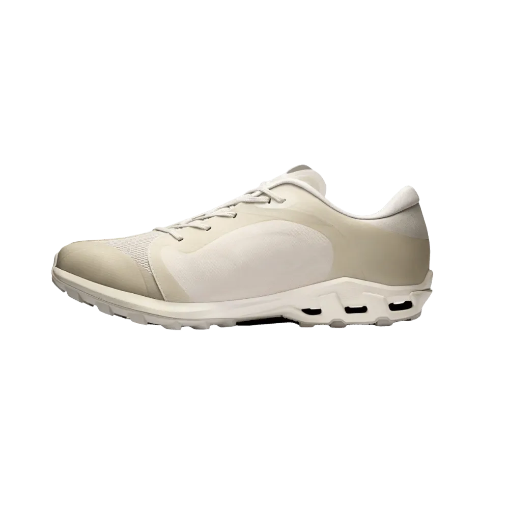 On running Cloudventure Peak PAF Ice | Moon