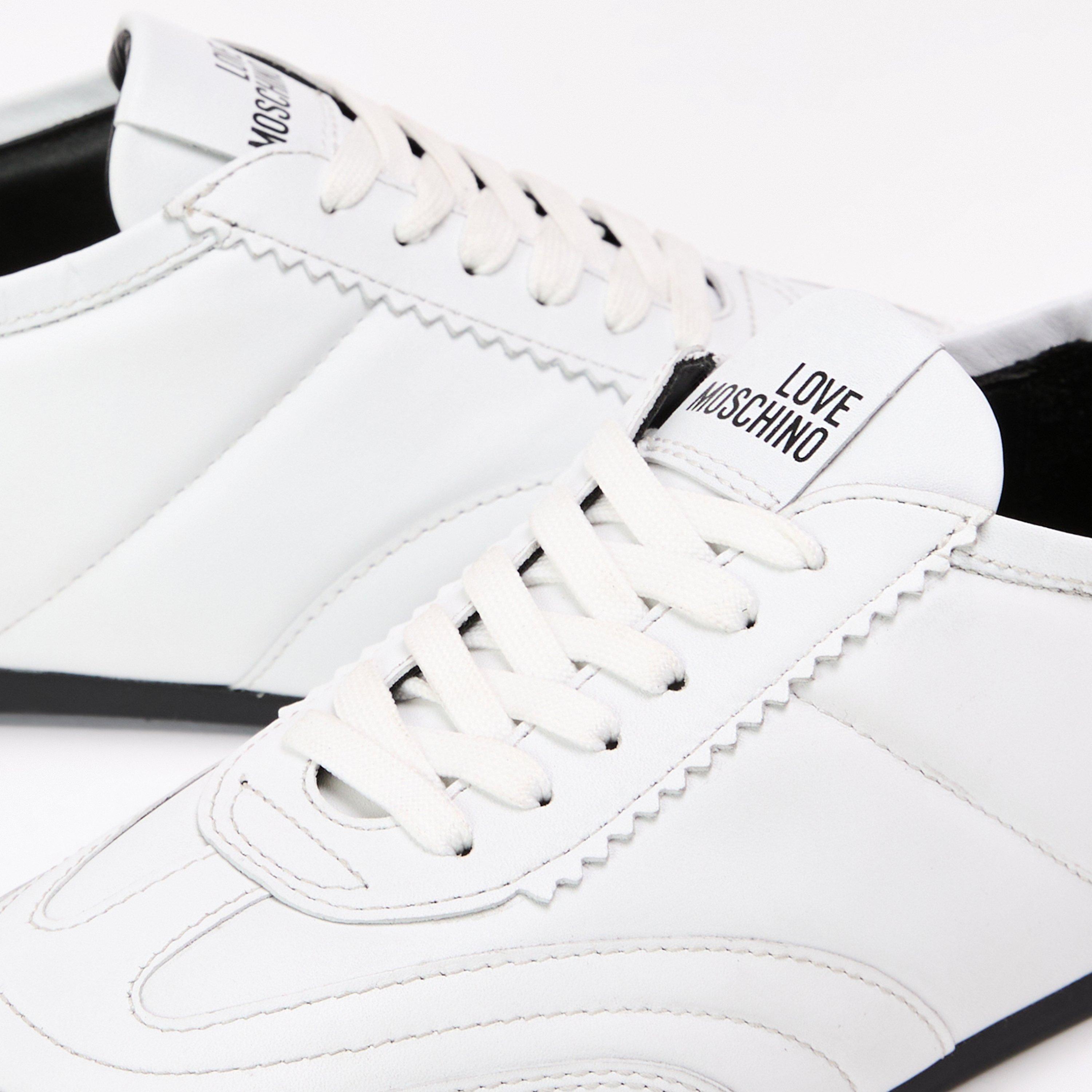 Low-Top Trainers