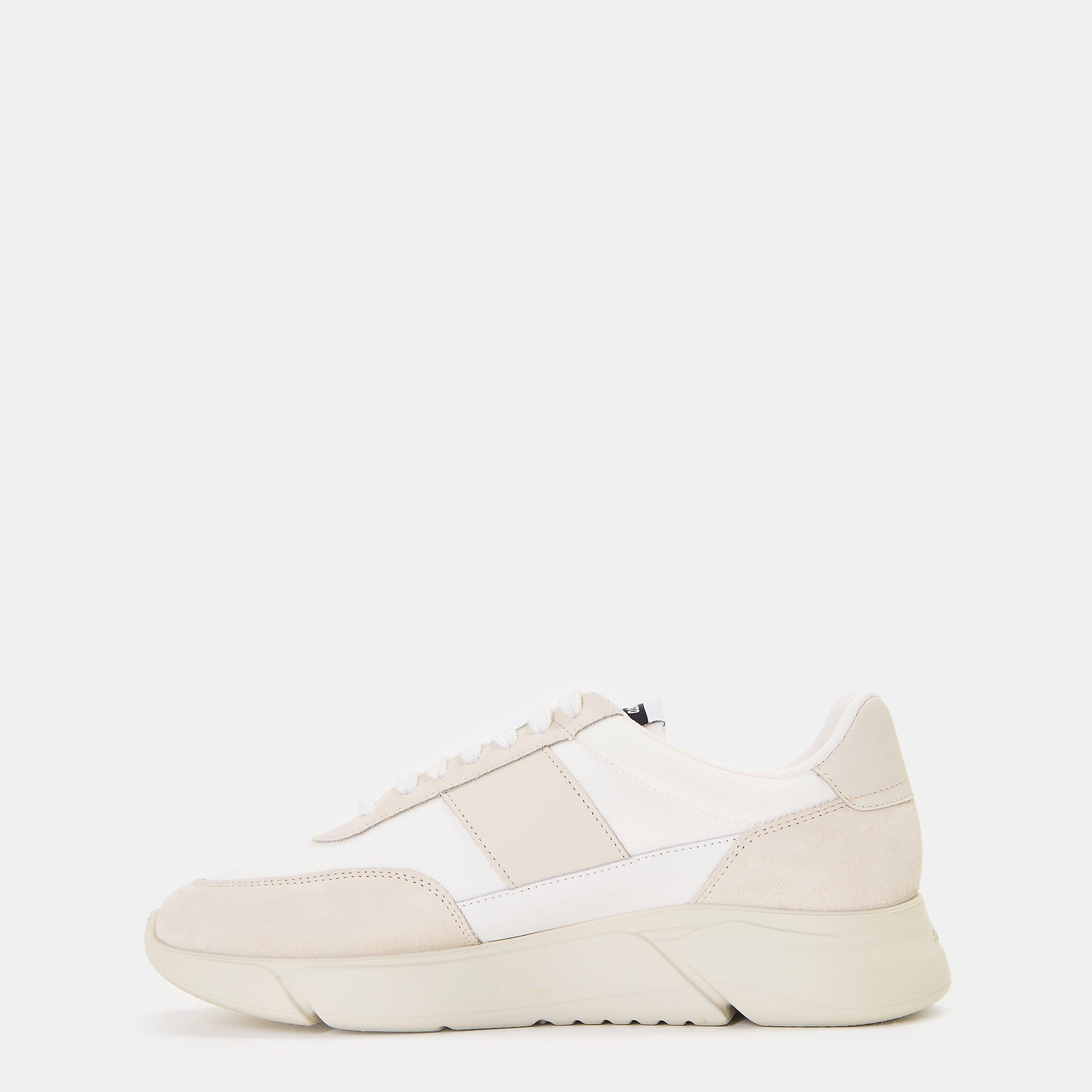 Low-Top Trainers