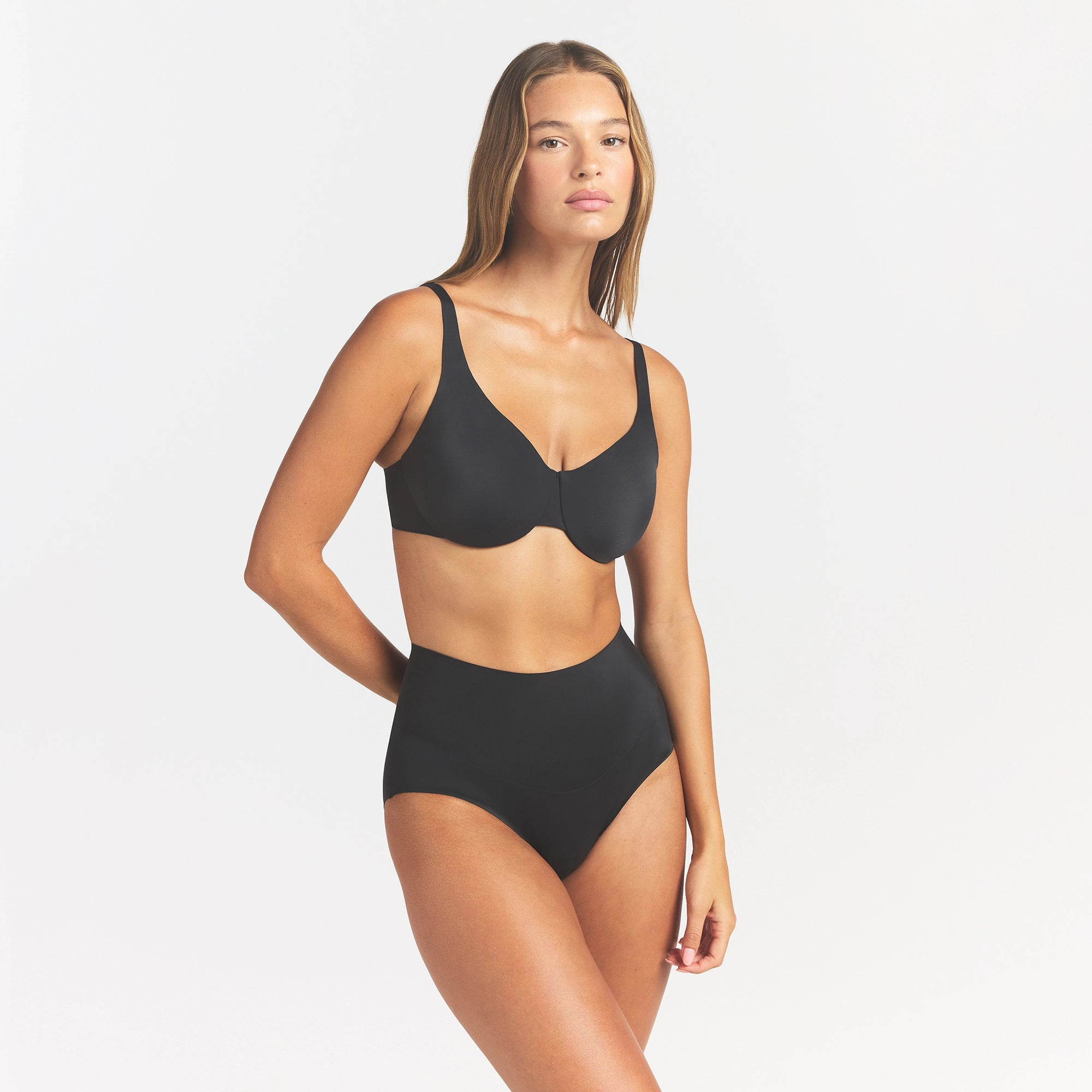 Smoothing Intimates High-waisted Brief