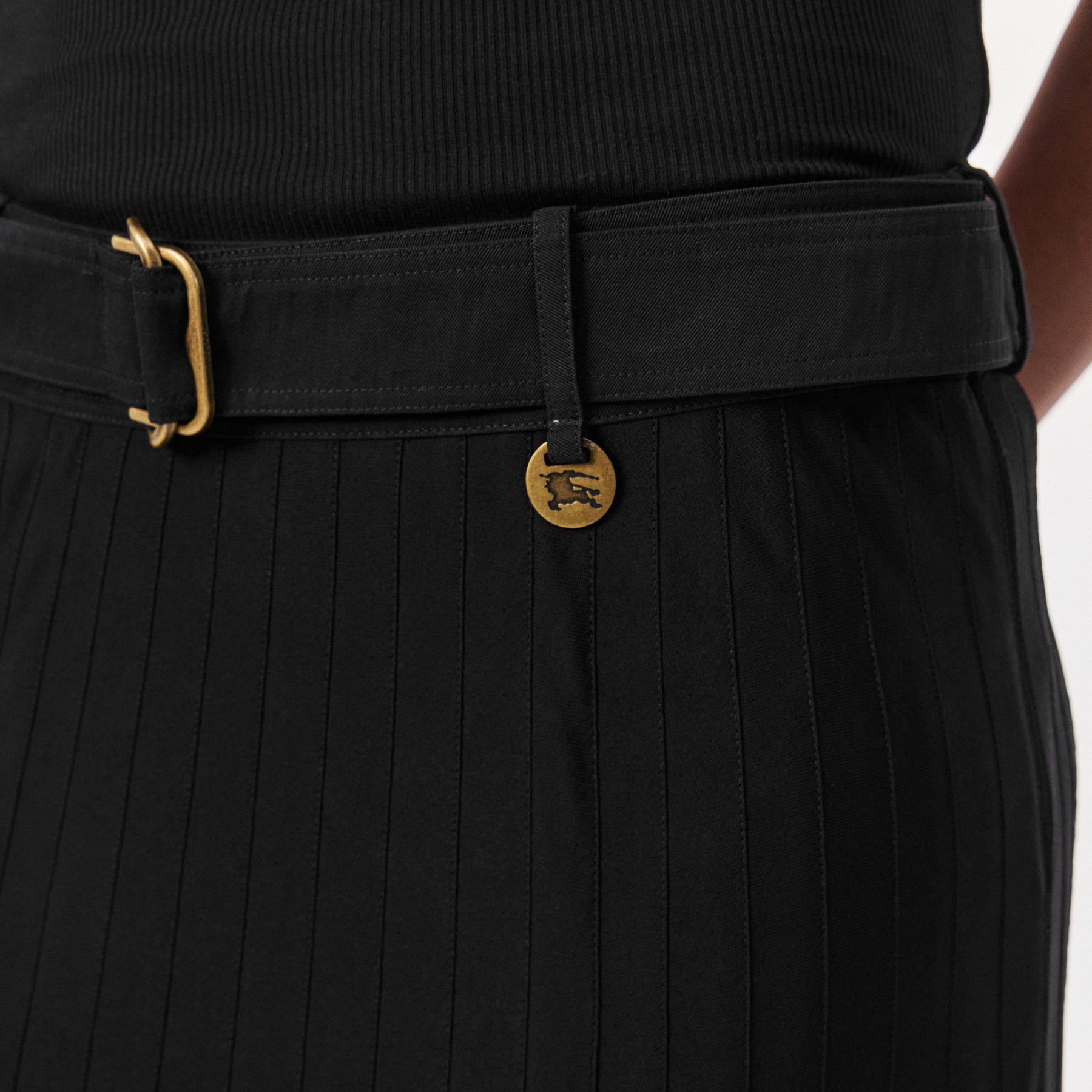 Burb Pleat Blk Skirt Ld62