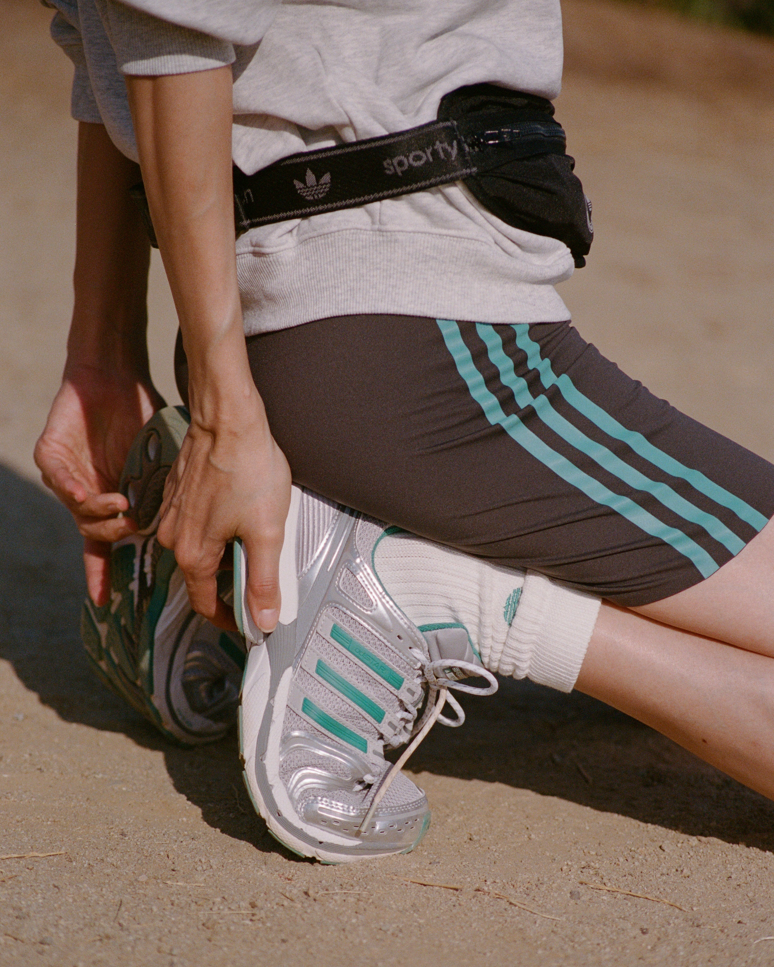 Adistar Control 5 - Silver/Teal/White