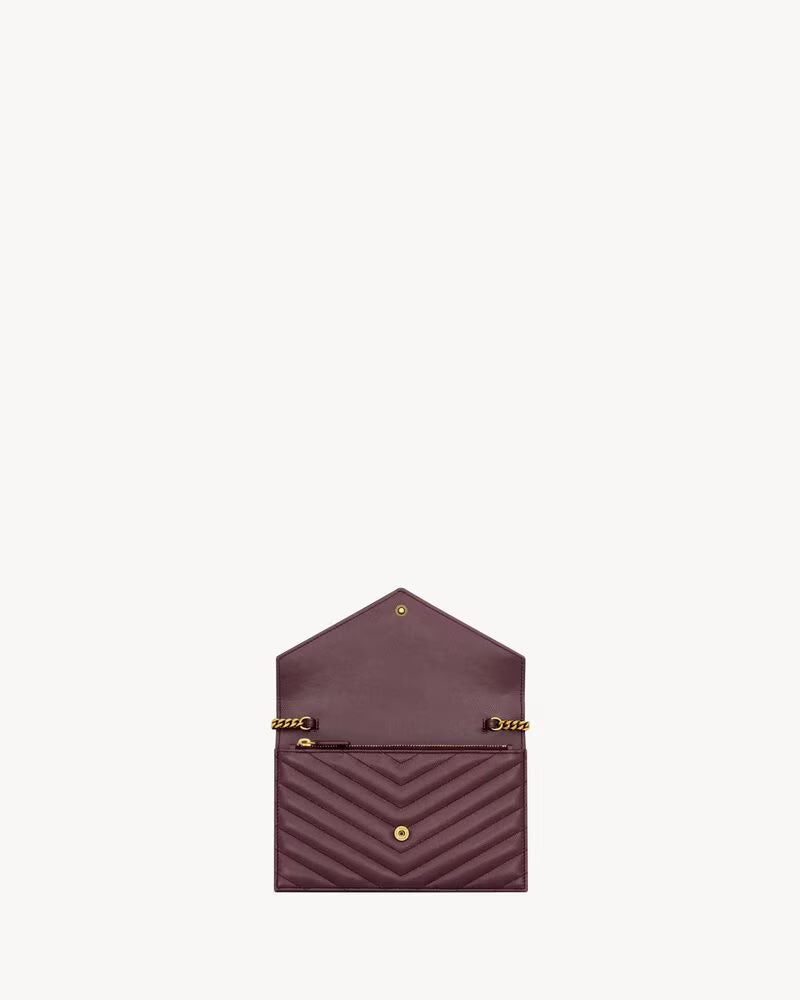 CASSANDRE envelope chain wallet in GRAIN DE POUDRE leather