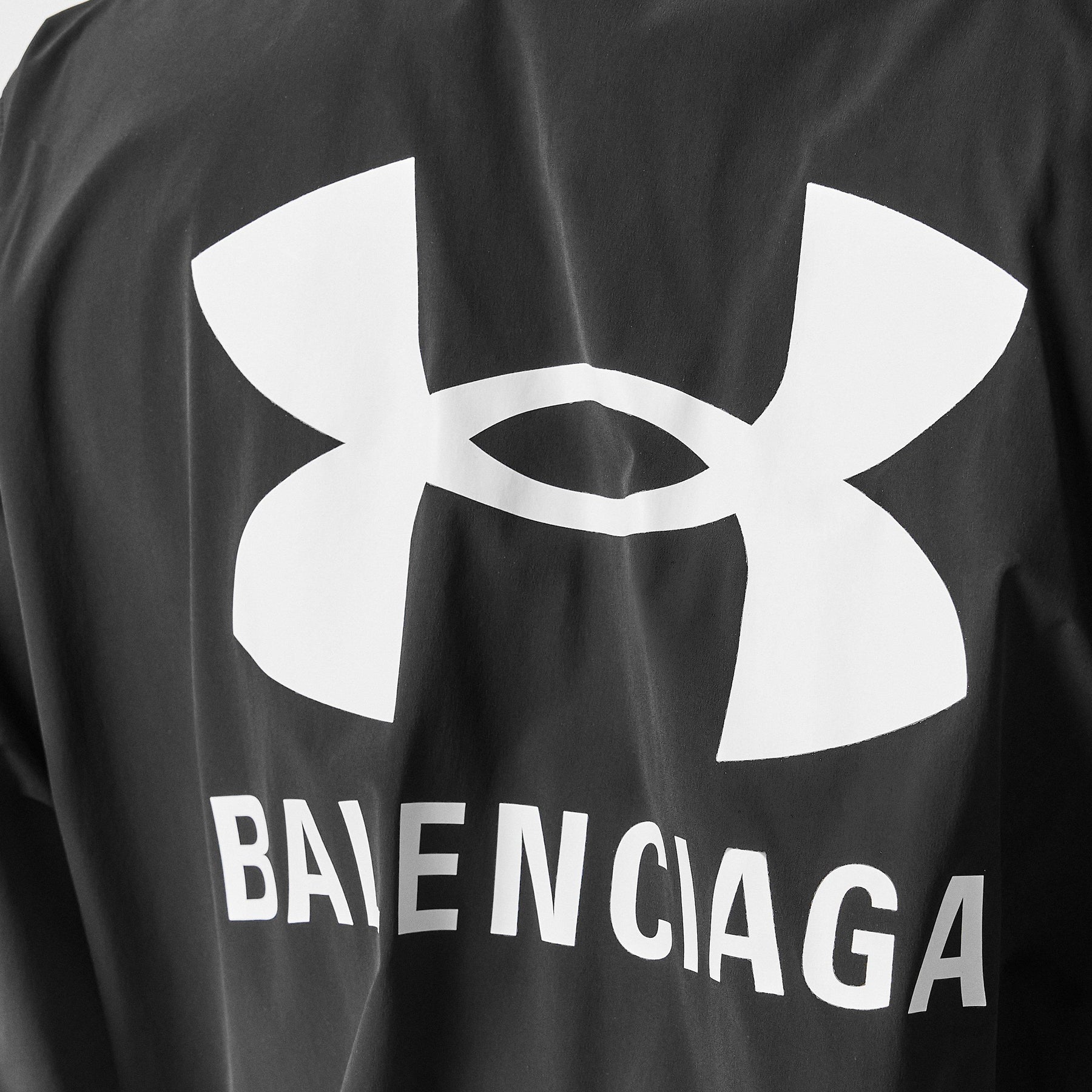 X Under Armour Windbreaker