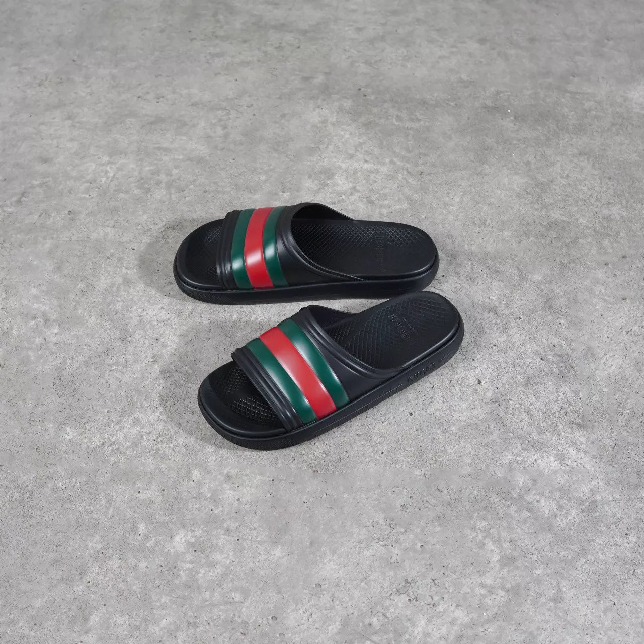 Sandal GUCCI ACE STRIPE RED GREEN BLACK RUBBER SLIDE 100% ORIGINAL