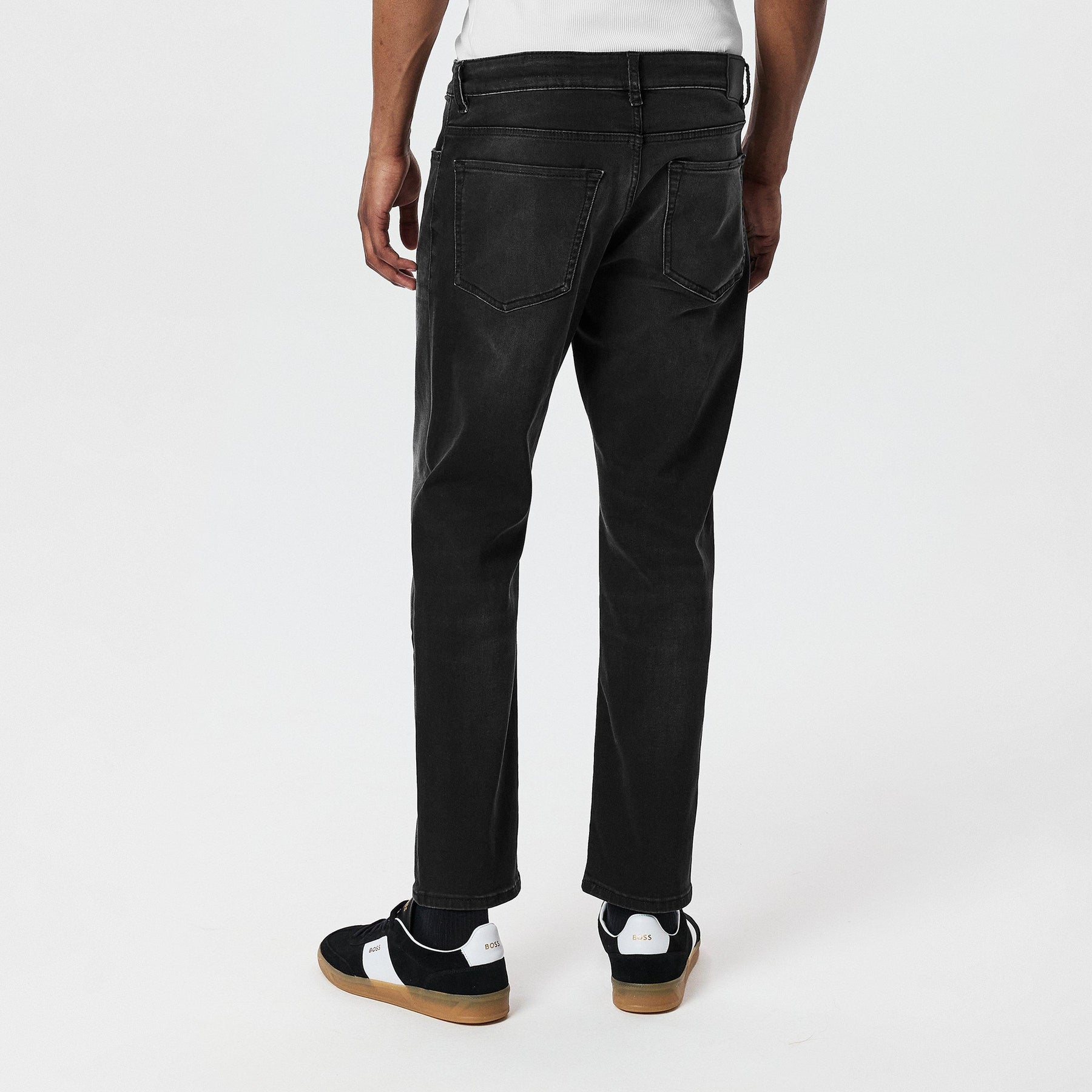 Straight Jeans
