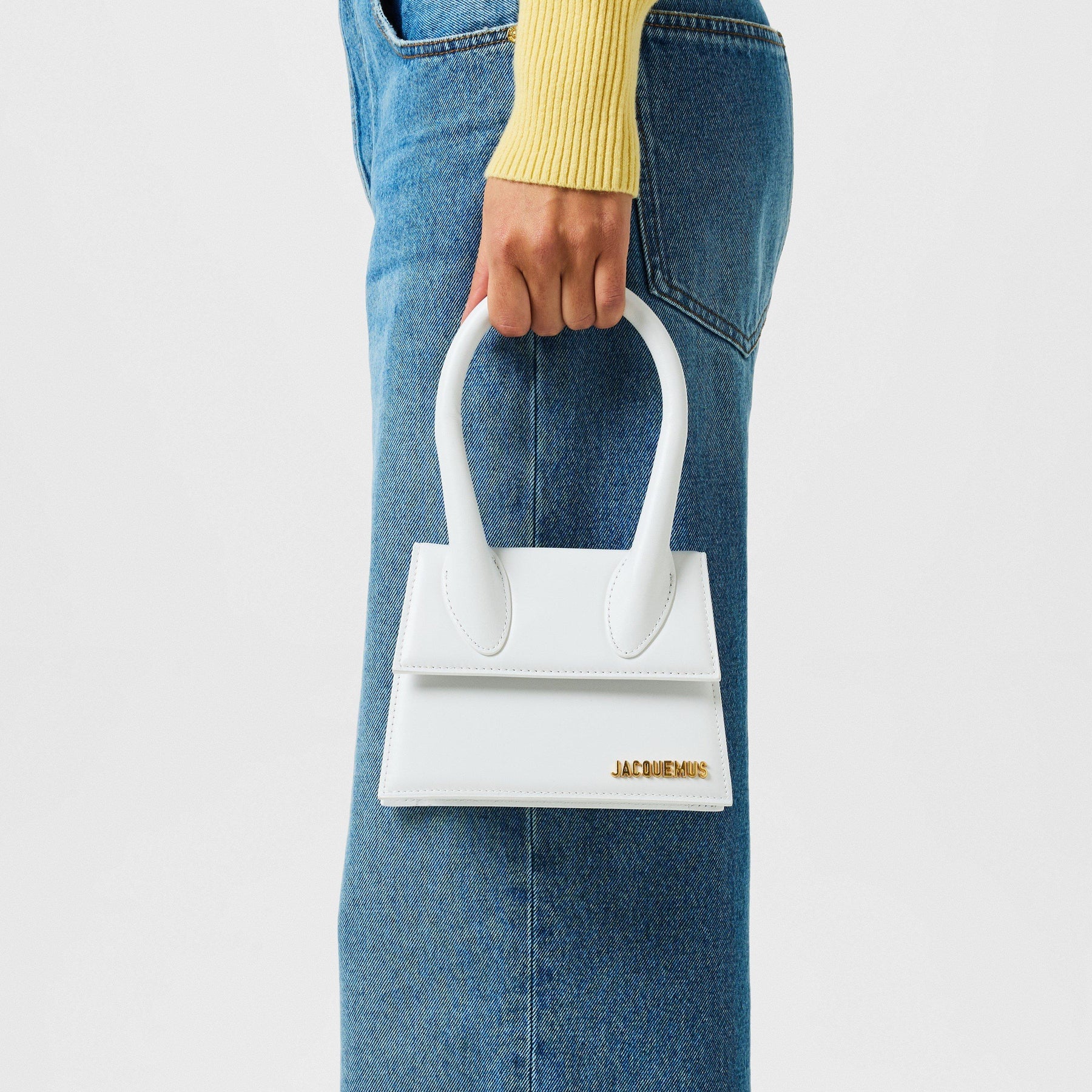 Women's Plain Leather Le Chiquito Moyen Bag