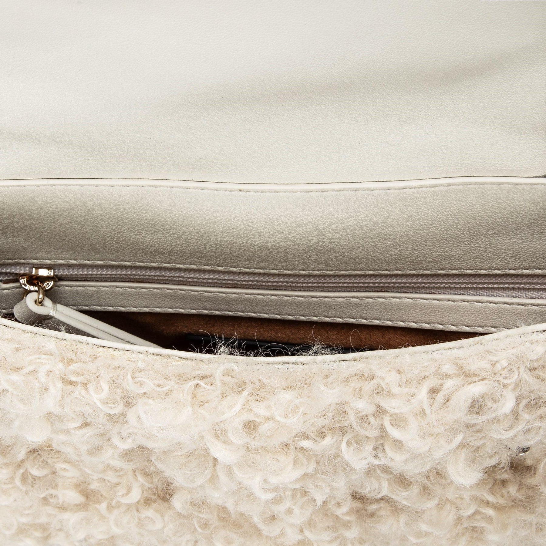 B Icon Shoulder Bag