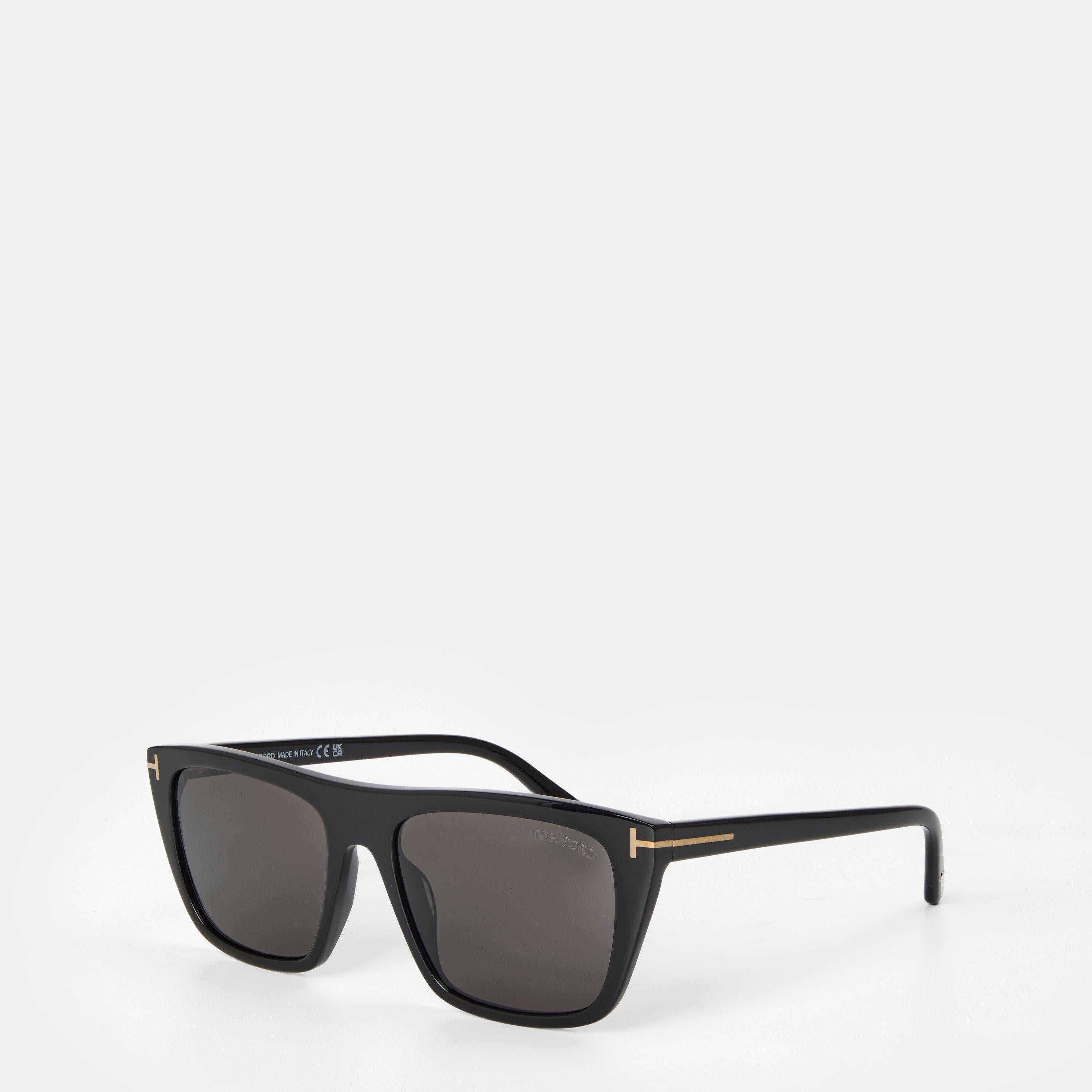 Metal Accent Wayfarer Sunglasses