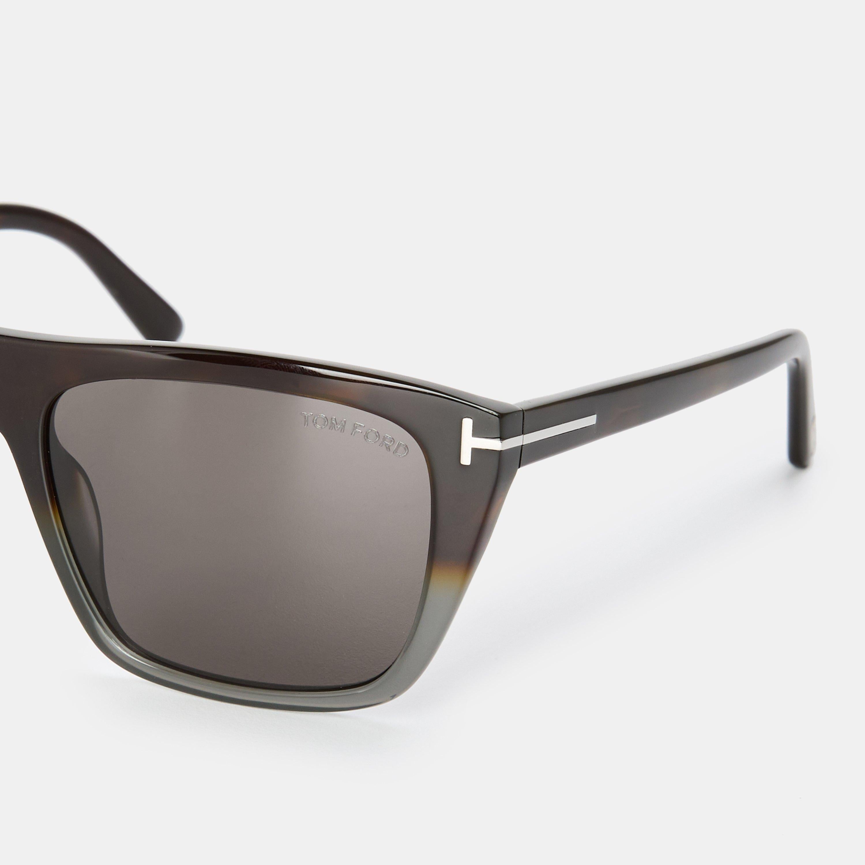 Metal Accent Wayfarer Sunglasses