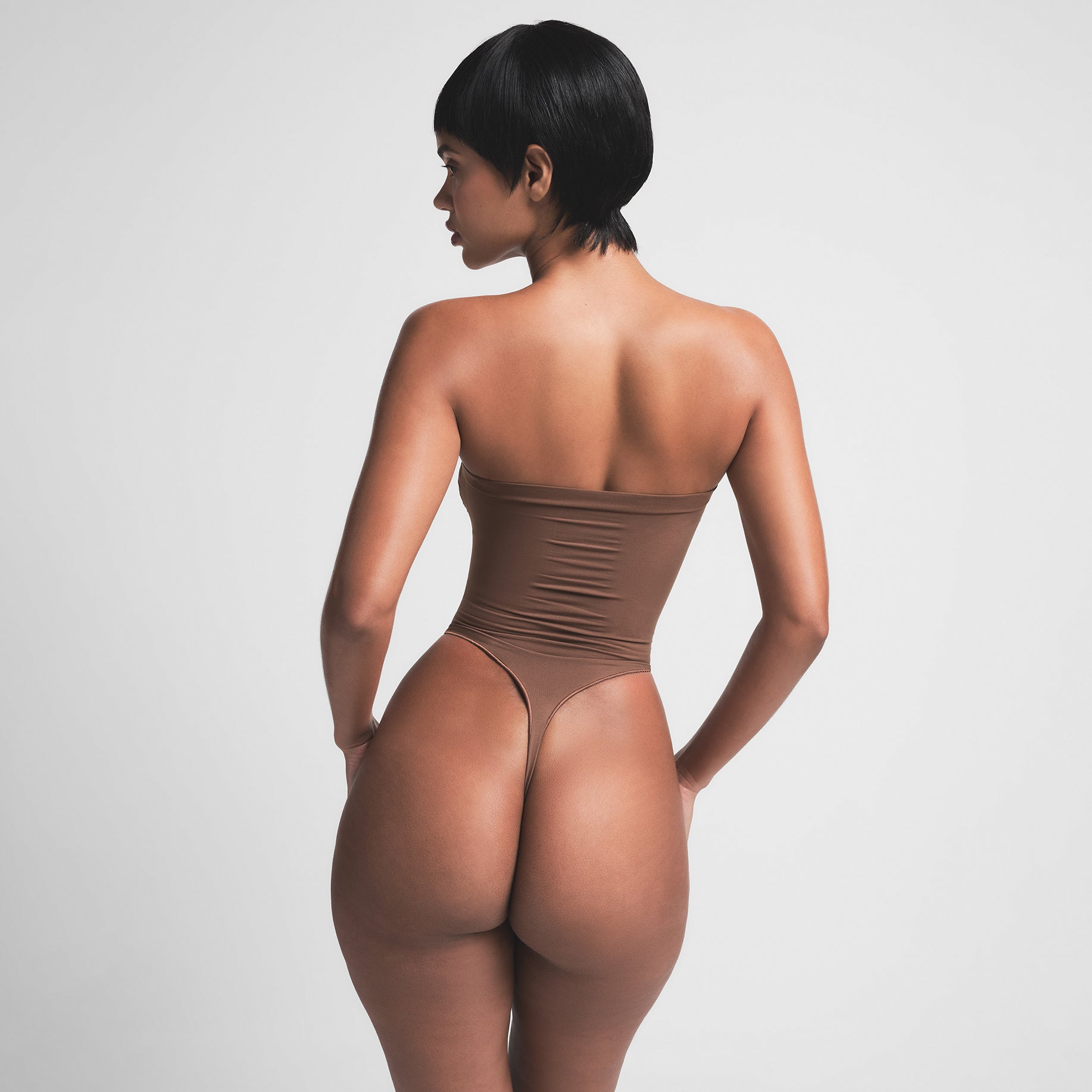 Seamless Sculpt Strapless Thong Bodysuit