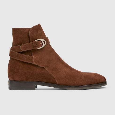 Men's boot with buckle
