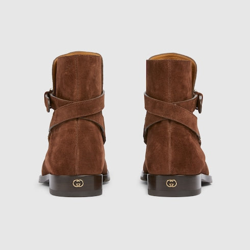 Men's boot with buckle