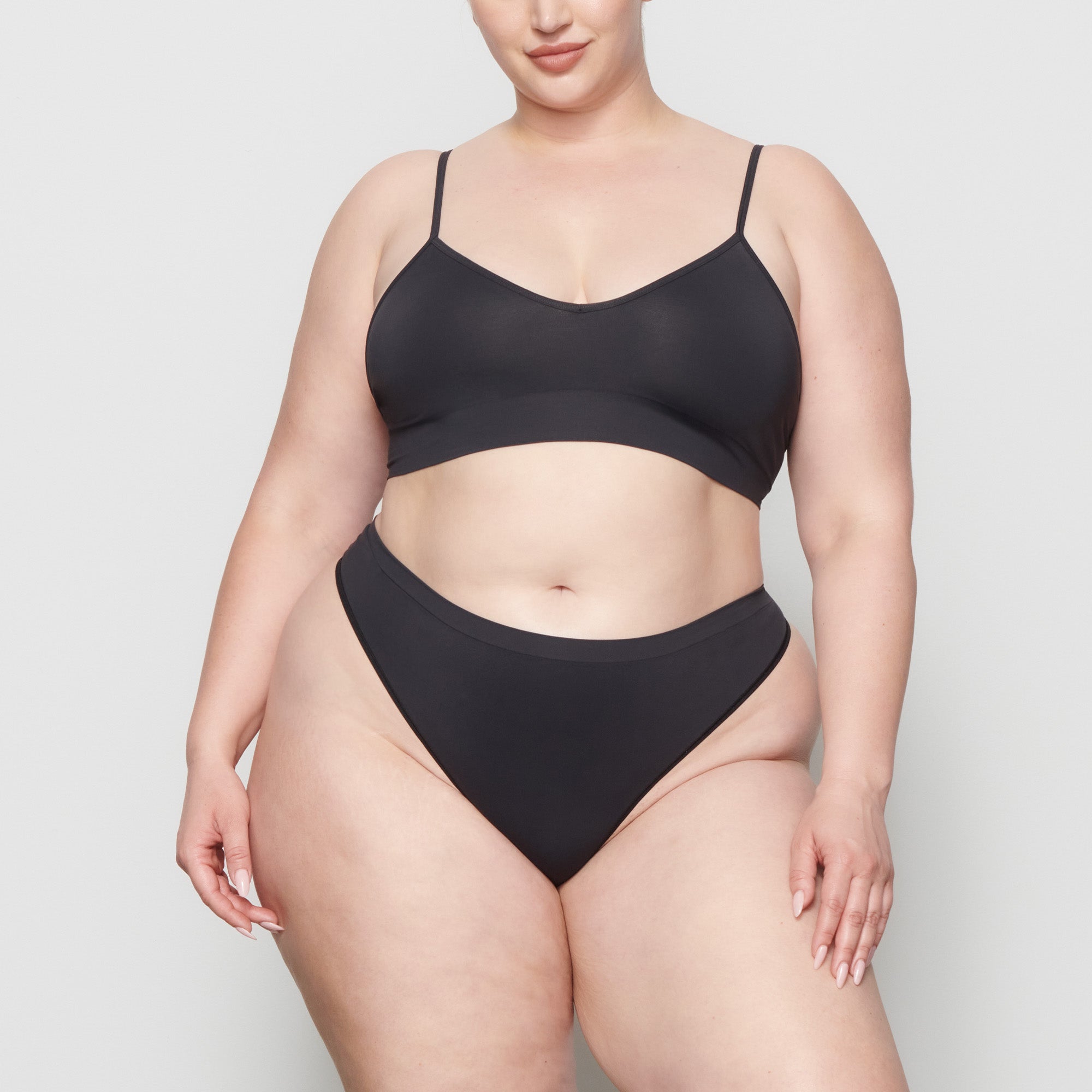 Soft Smoothing Seamless Thong