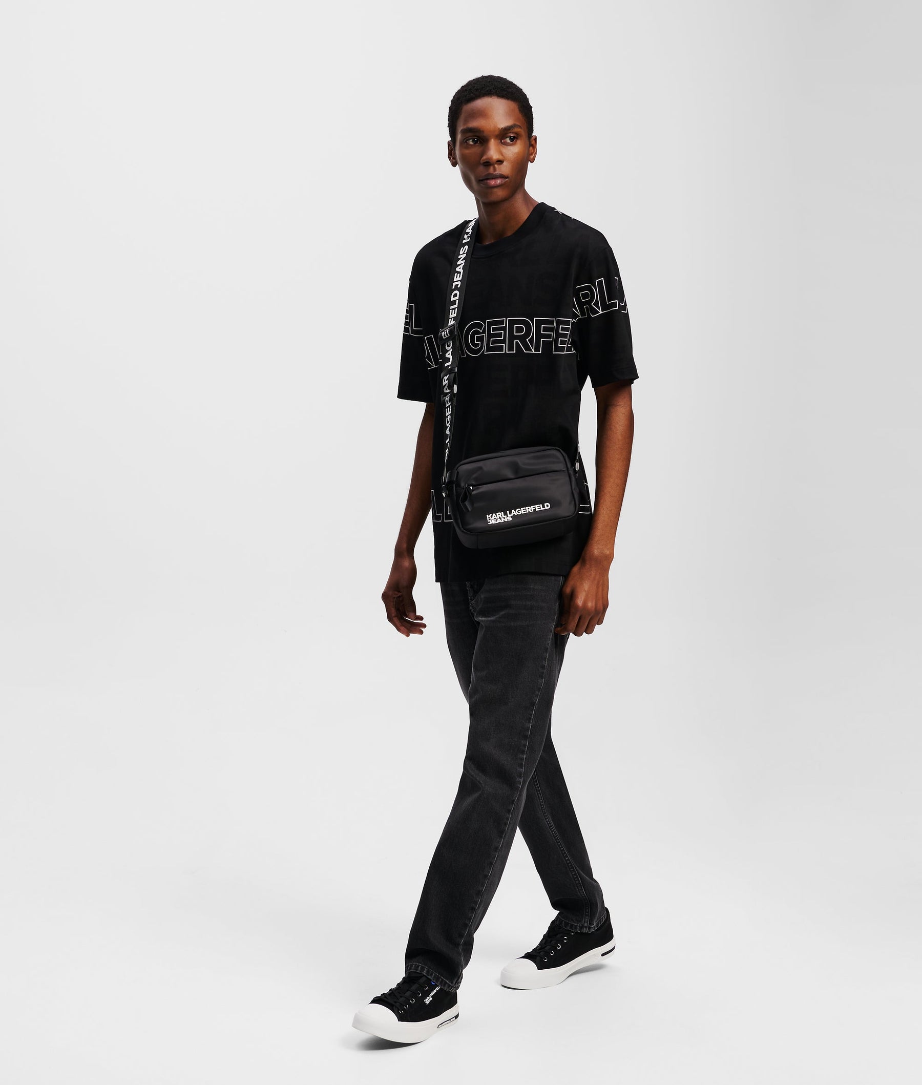 ALL-OVER LOGO T-SHIRT